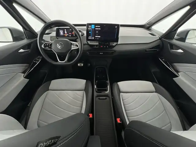 Volkswagen Id.3 view 6