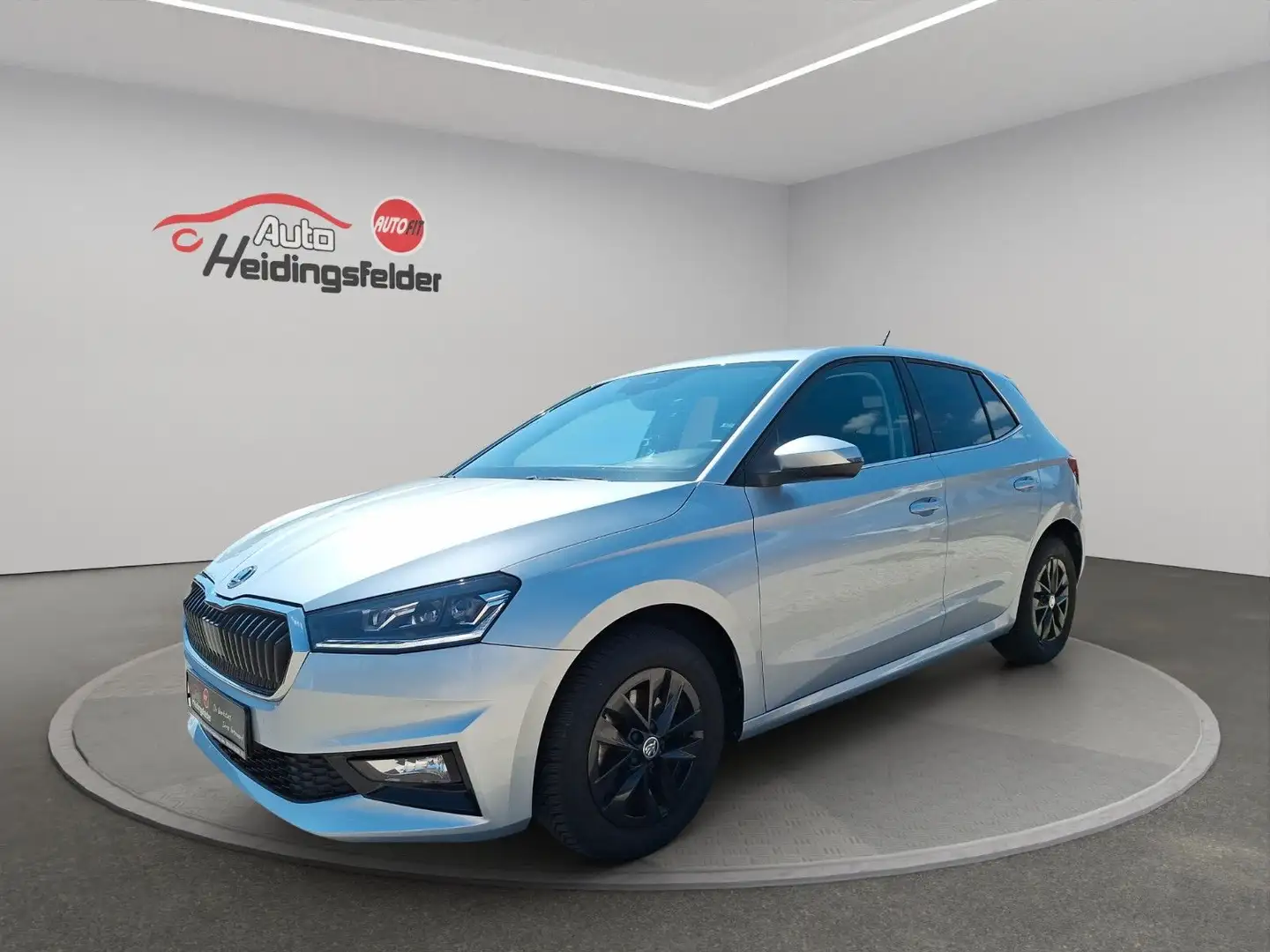 Skoda Fabia Style, SHZ, PDC hinten, Assist, 8-fach Silber - 1