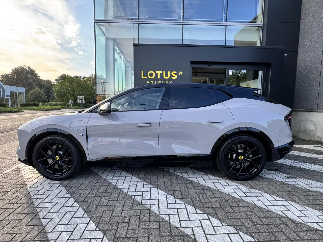 Lotus Eletre 2023