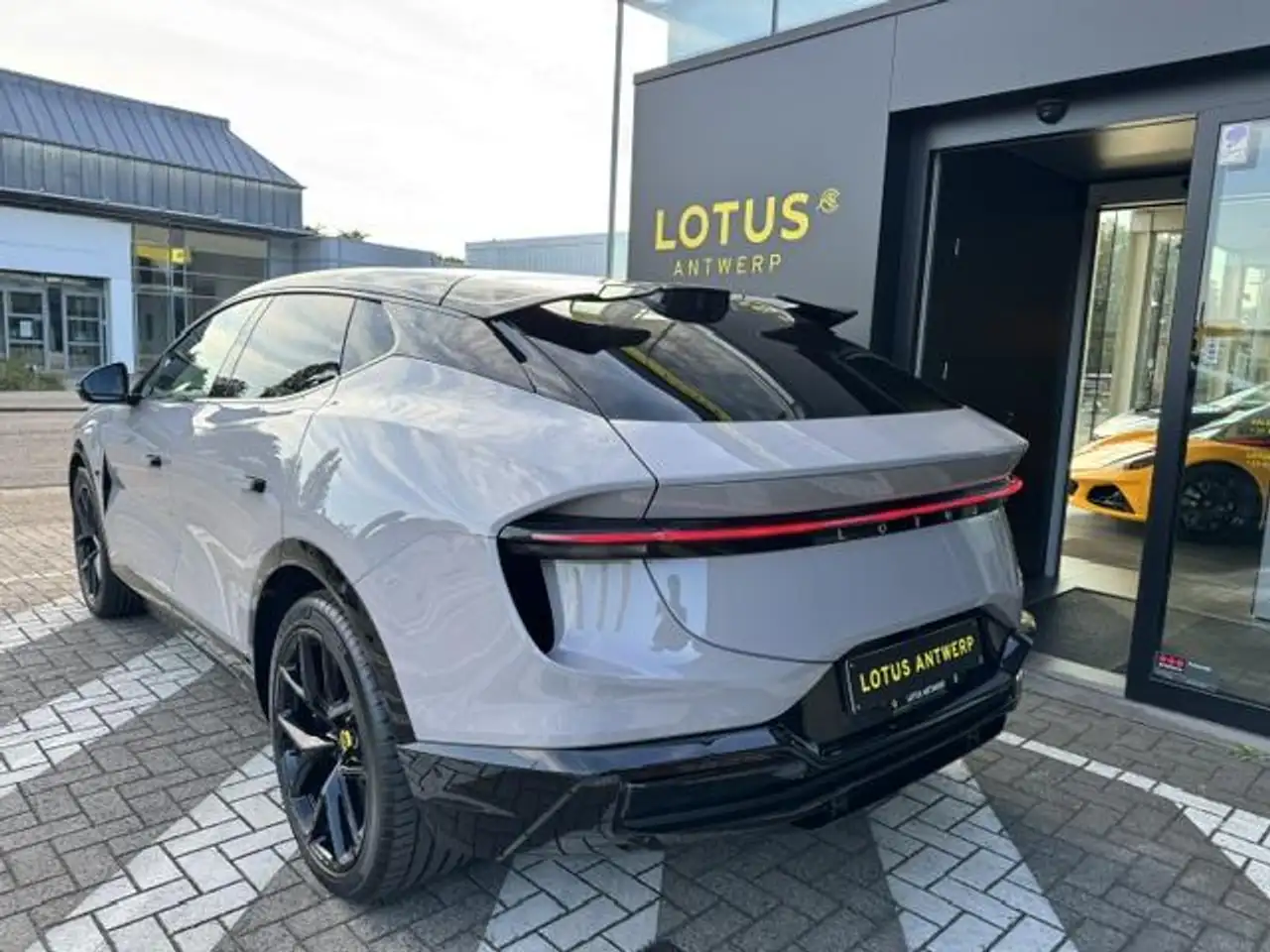 Lotus Eletre 2023