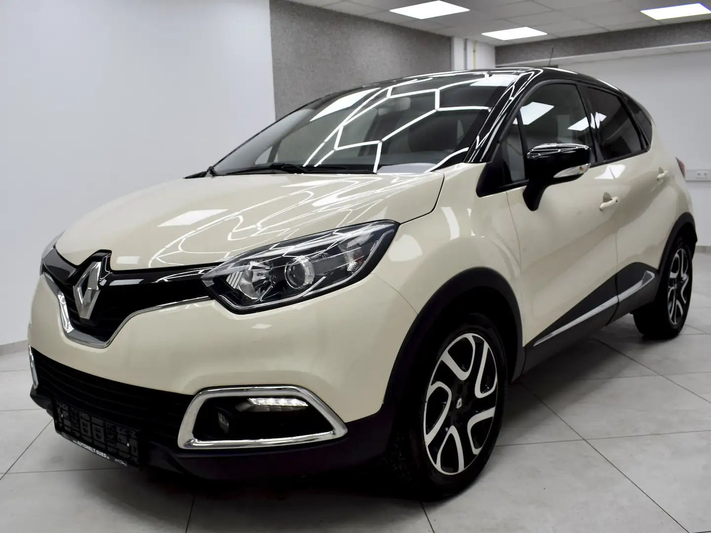 Renault Captur 0.9 TCE Energy Luxe Navi AHK SHZ Tempomat Bianco - 2