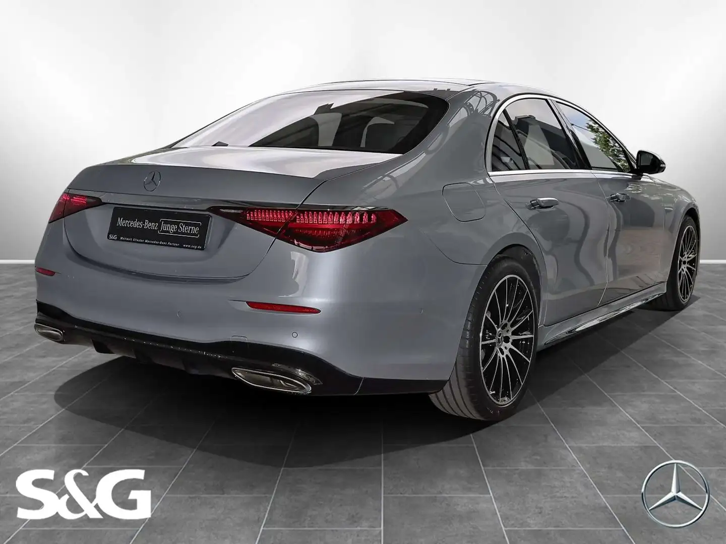 Mercedes-Benz S 580 4M AMG PANORAMA+DISTRONIC+BURMESTER+360° Stříbrná - 2