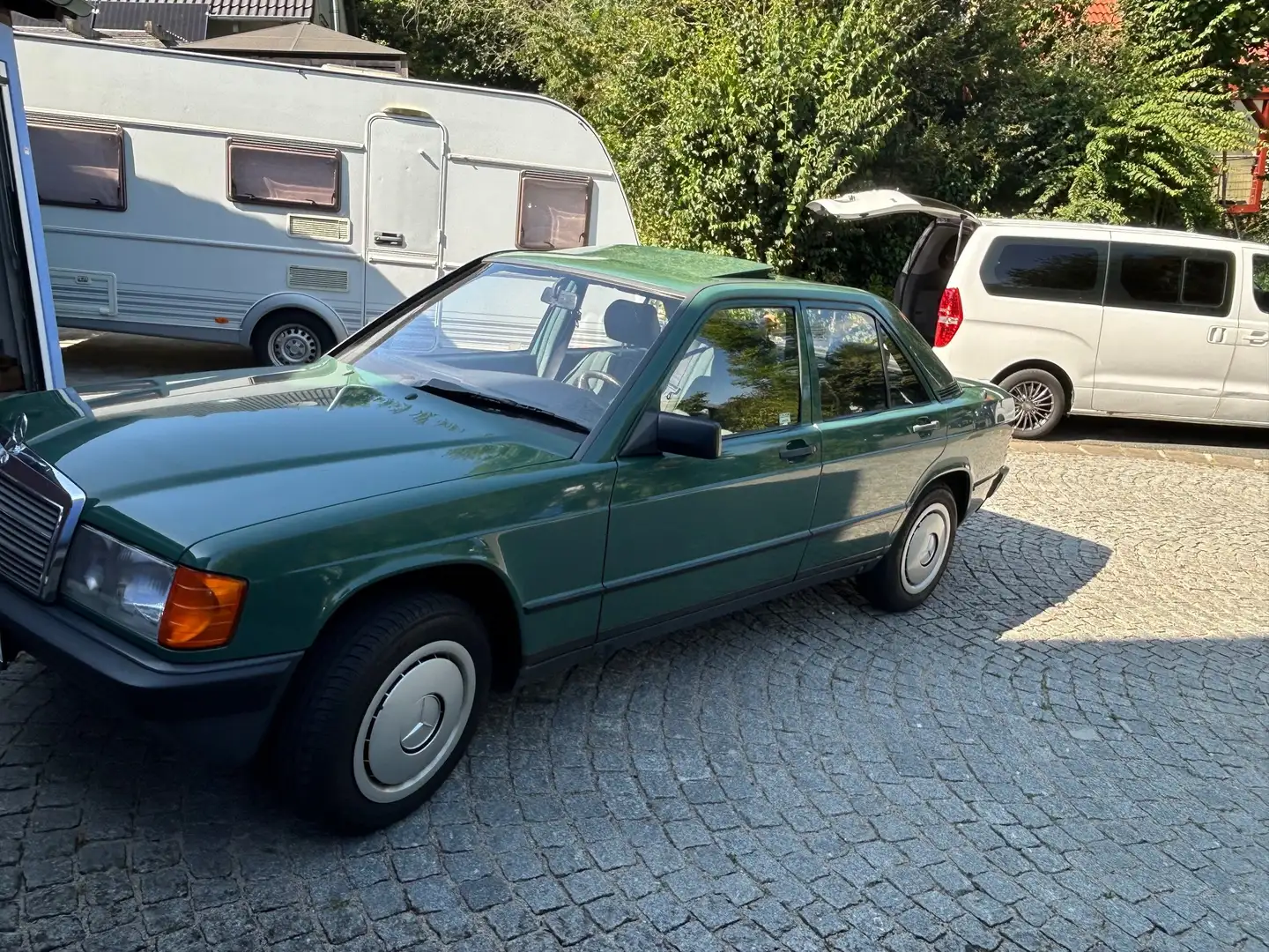Mercedes-Benz 190 190 E mit H Zulassung Grün - 1
