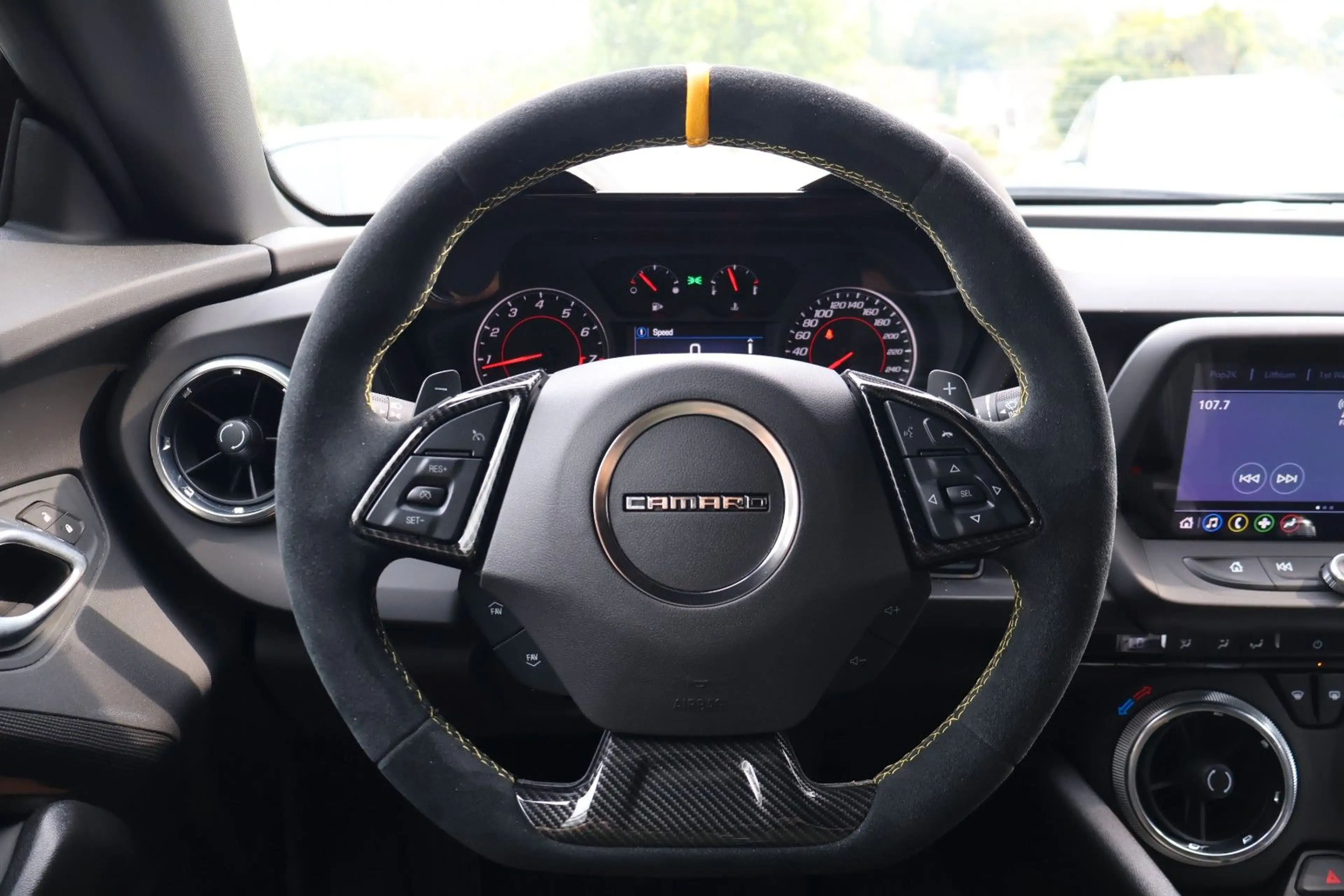 Chevrolet Camaro 2.0L ZL1 Optik/BOSE/RFK/LED/CARPLAY — photo 14