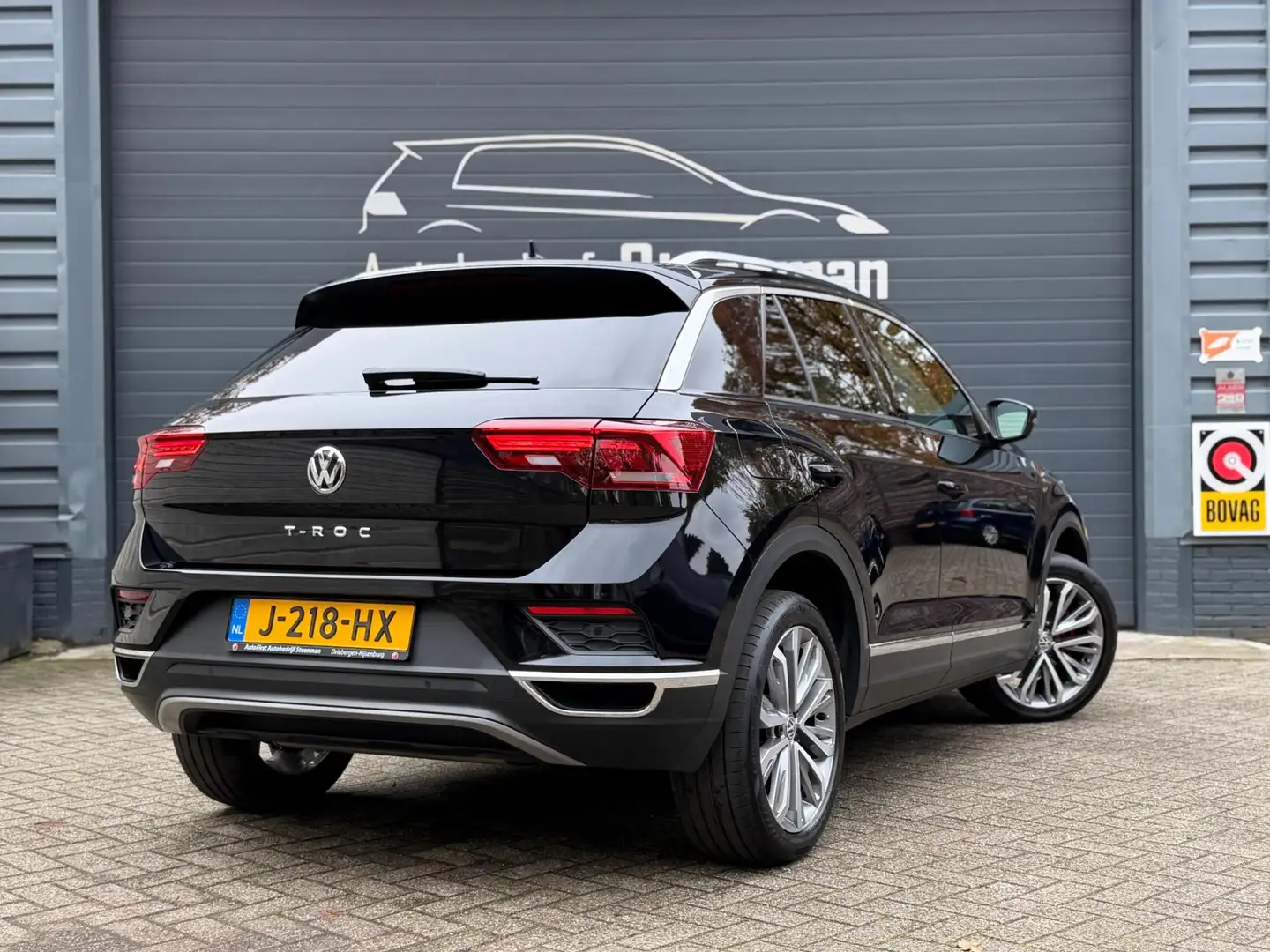 Volkswagen T-Roc 1.5 TSI Sport | Camera | Carplay| LED | 18" LM Zwart - 2