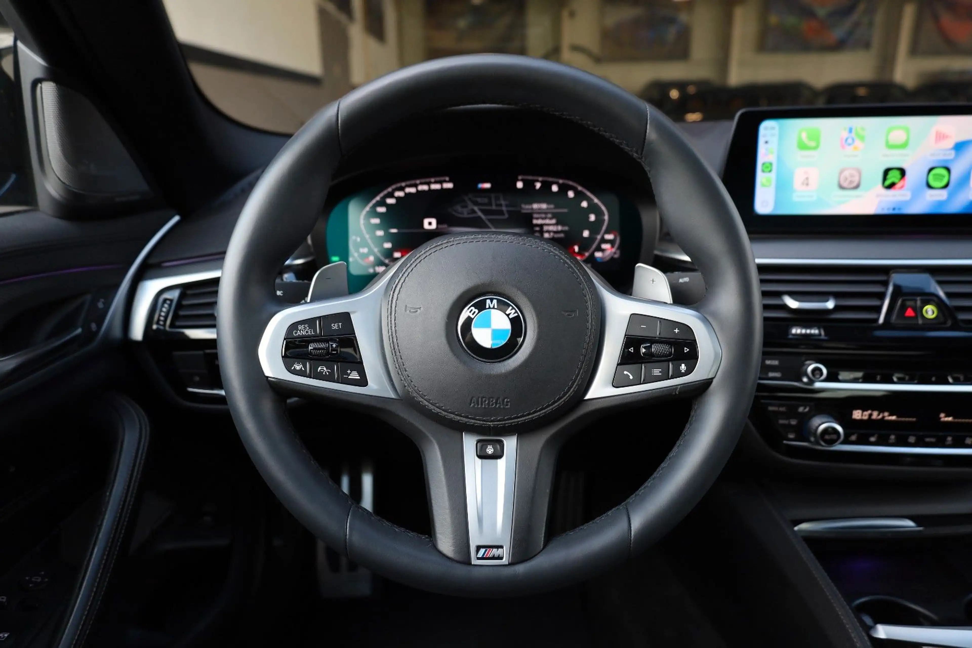 BMW 550 i xDrive/360*/HUD/SHZ/MASSAGE/TTW/ACC/HK/R20 — photo 11