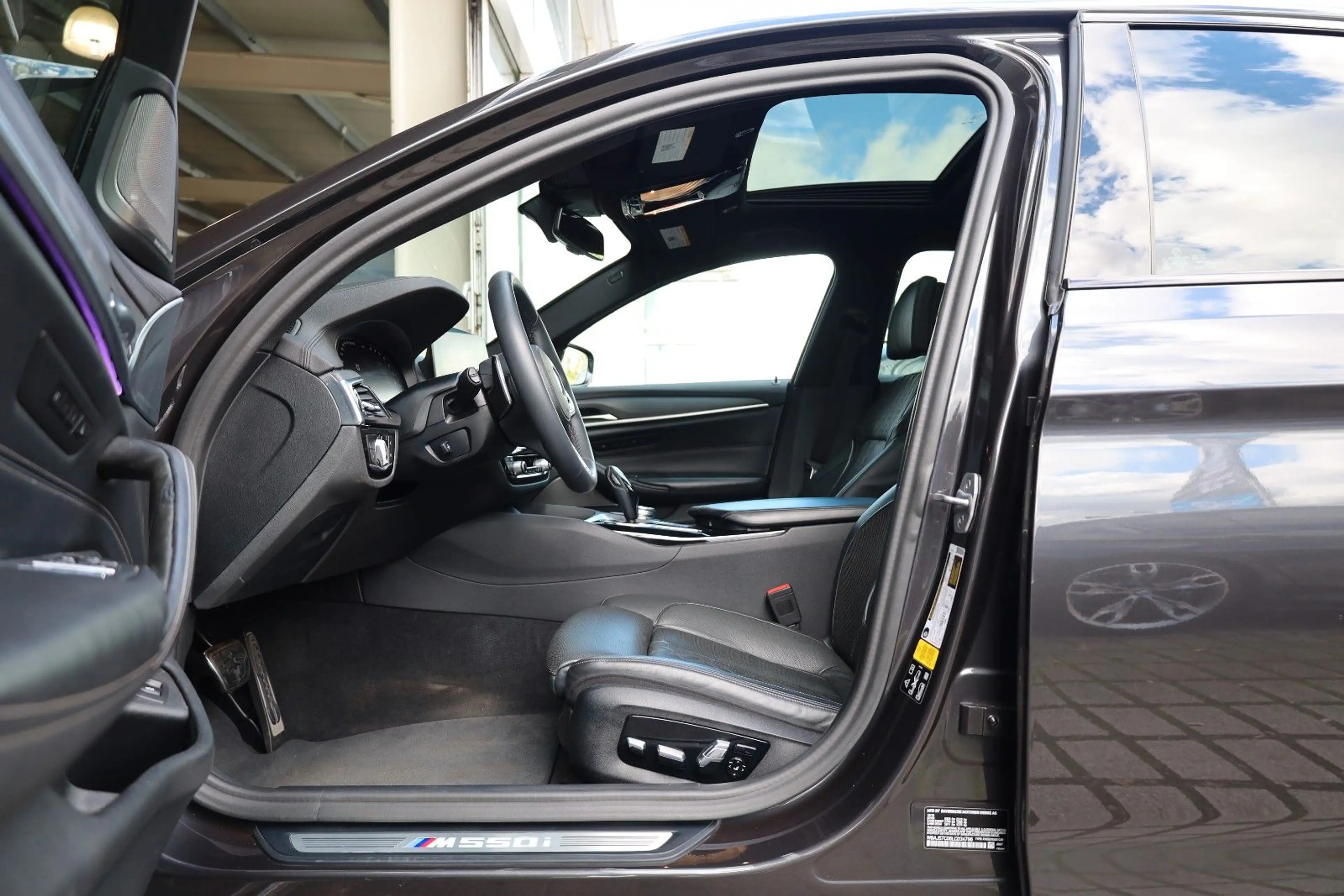BMW 550 i xDrive/360*/HUD/SHZ/MASSAGE/TTW/ACC/HK/R20 — photo 8