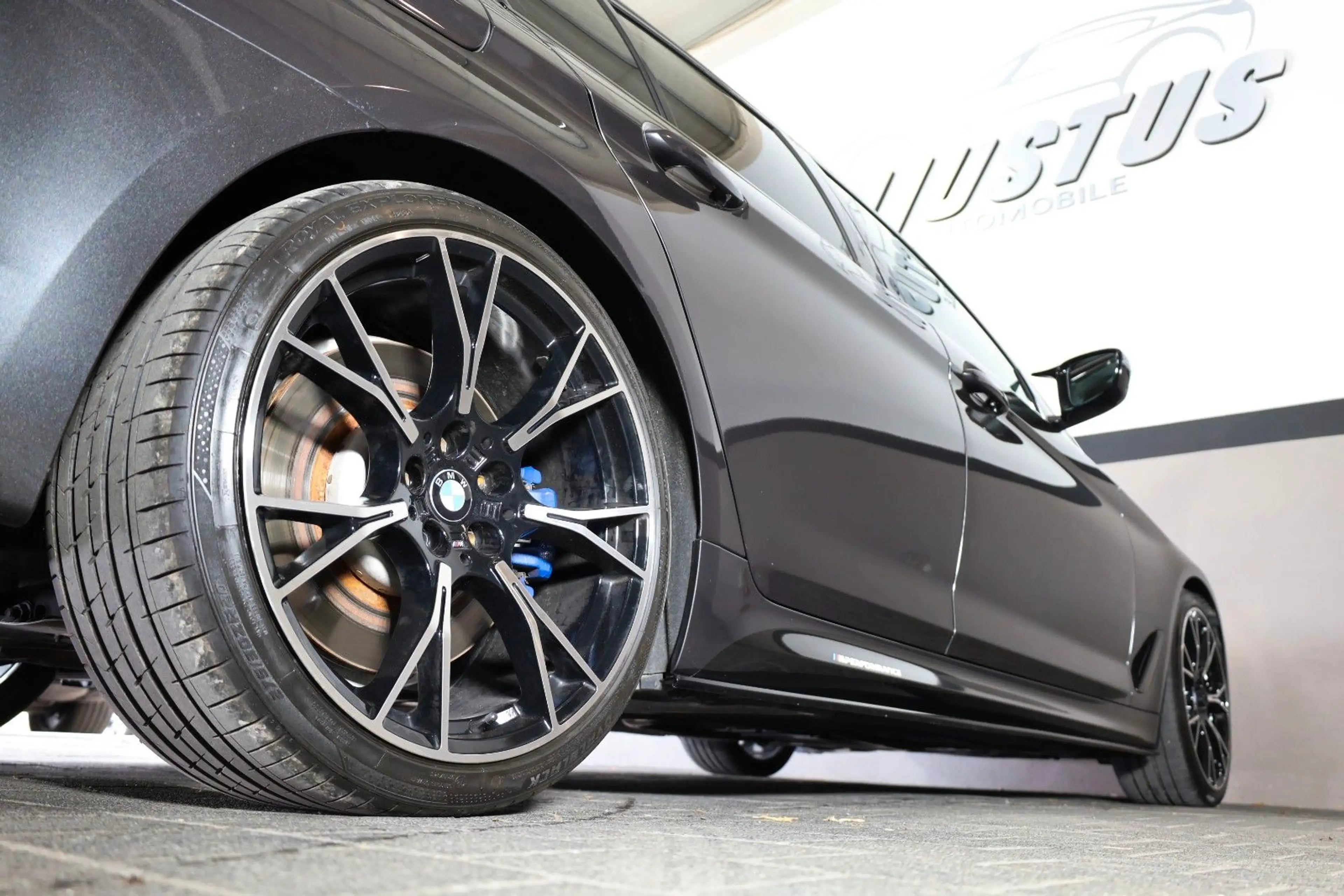 BMW 550 i xDrive/360*/HUD/SHZ/MASSAGE/TTW/ACC/HK/R20 — photo 7