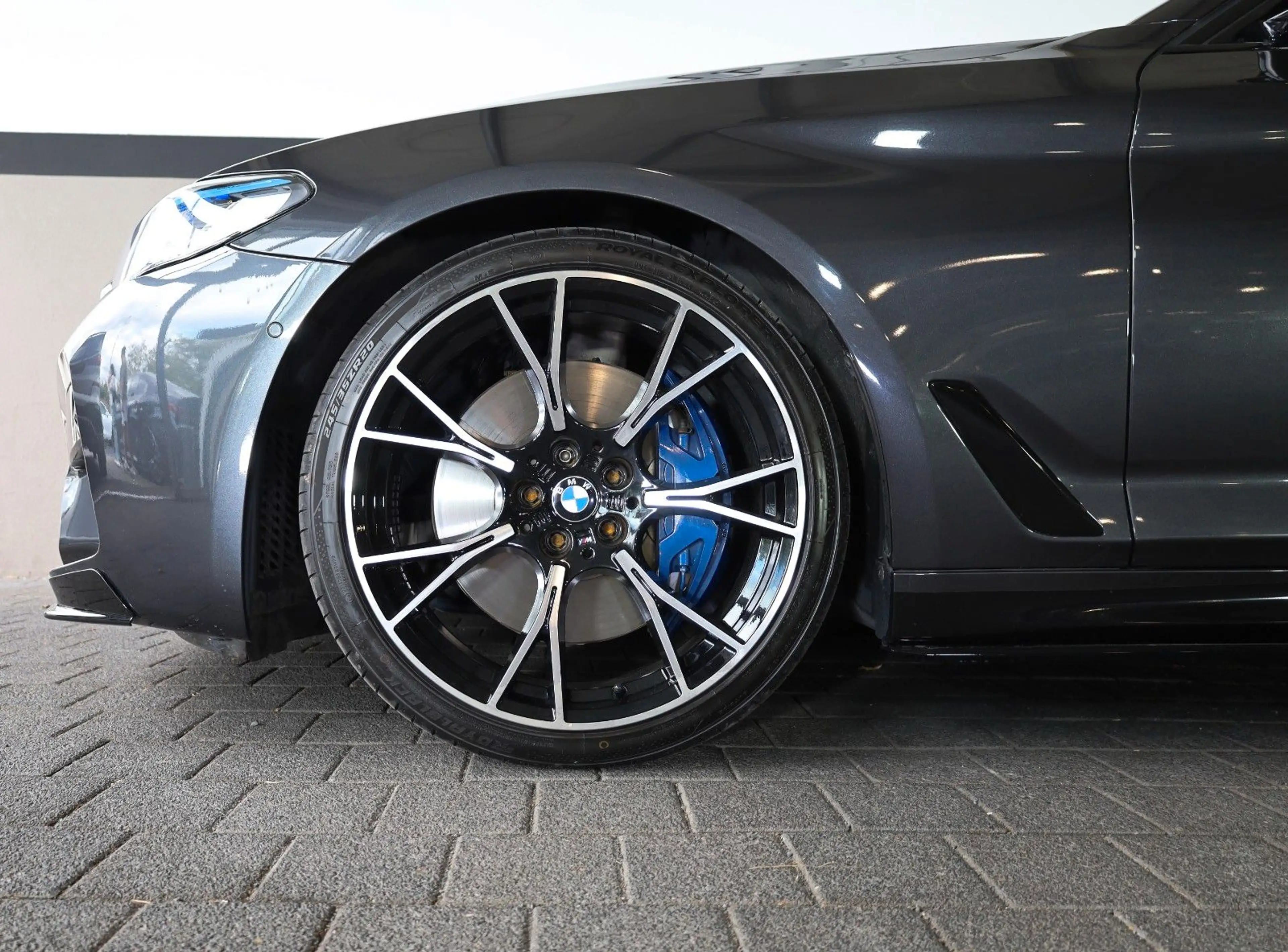 BMW 550 i xDrive/360*/HUD/SHZ/MASSAGE/TTW/ACC/HK/R20 — photo 4