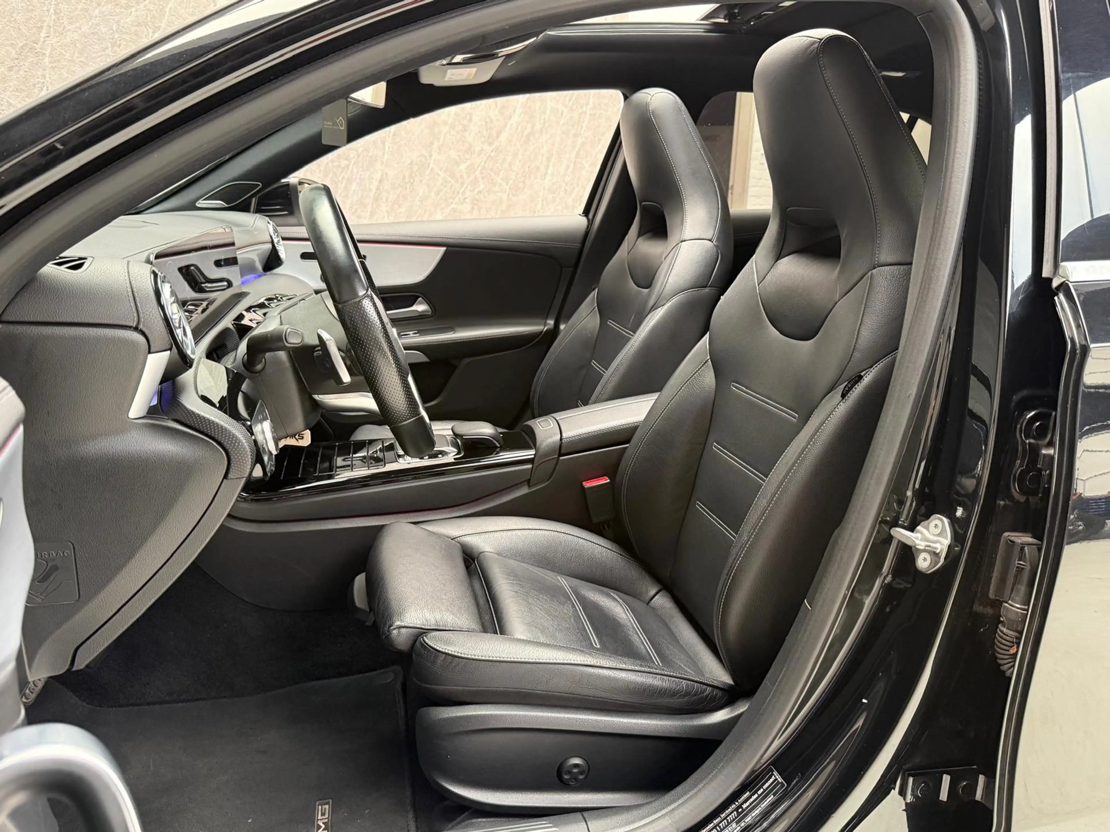 Mercedes-Benz A 180 d / AUT / APK / Panorama / Leder / Camera — photo 12
