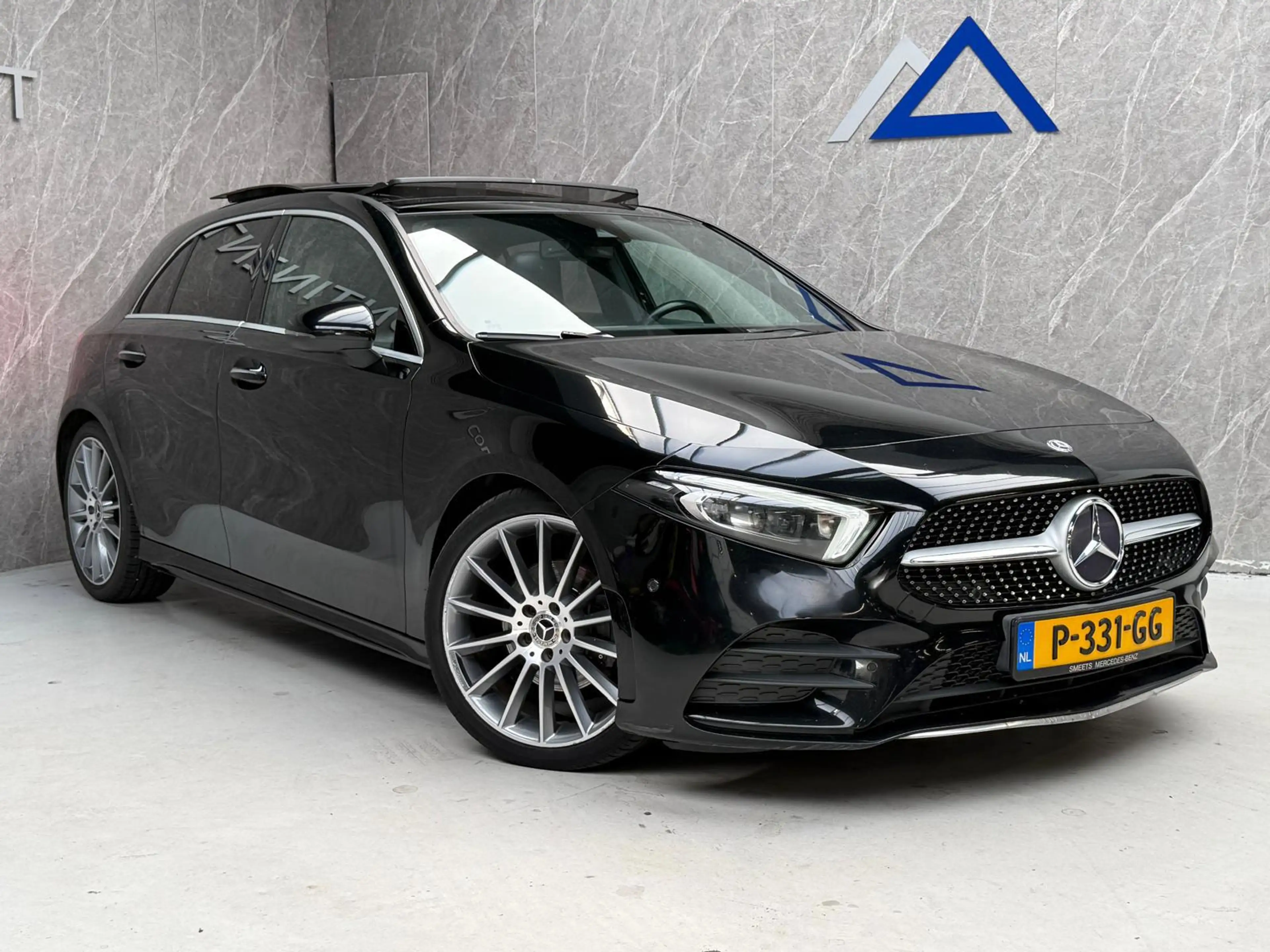 Mercedes-Benz A 180 d / AUT / APK / Panorama / Leder / Camera — photo 3
