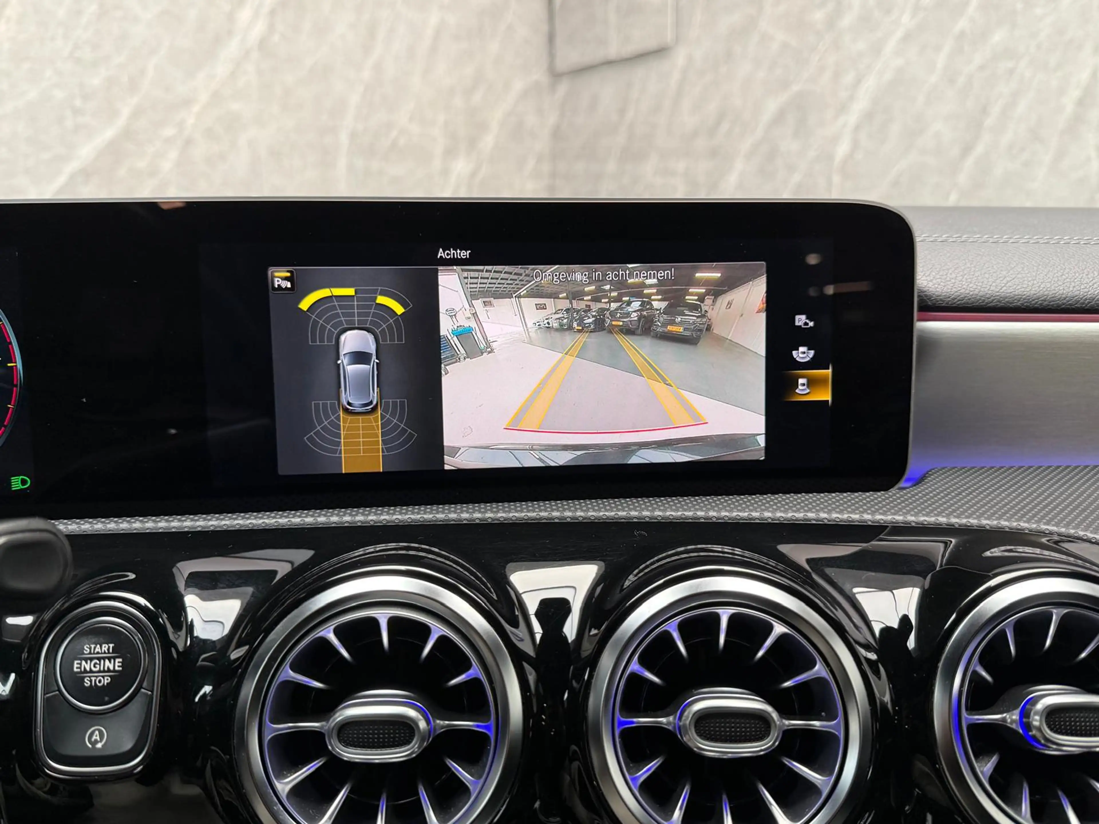 Mercedes-Benz A 180 d / AUT / APK / Panorama / Leder / Camera — photo 15