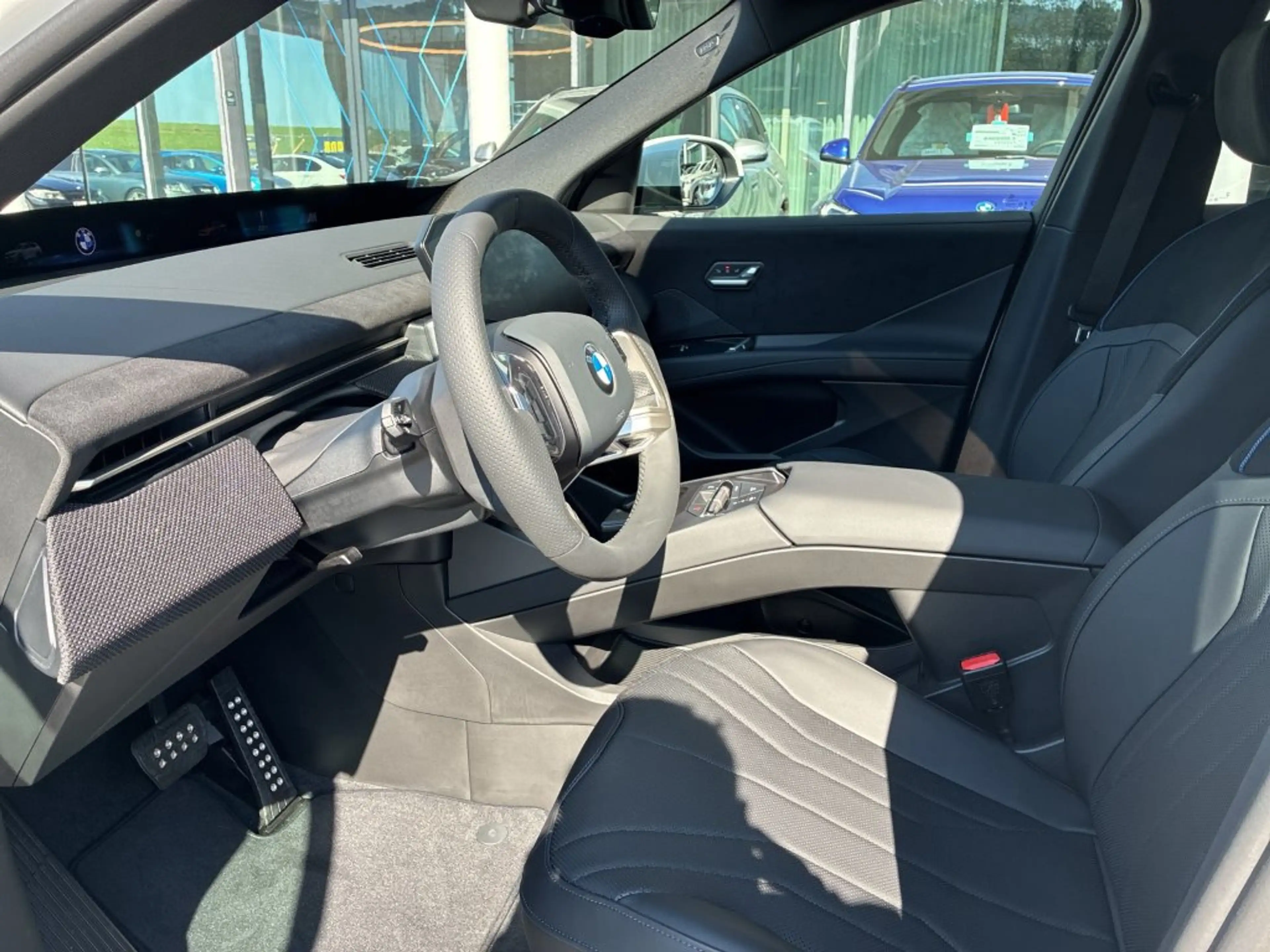 BMW iX3 40 — photo 10