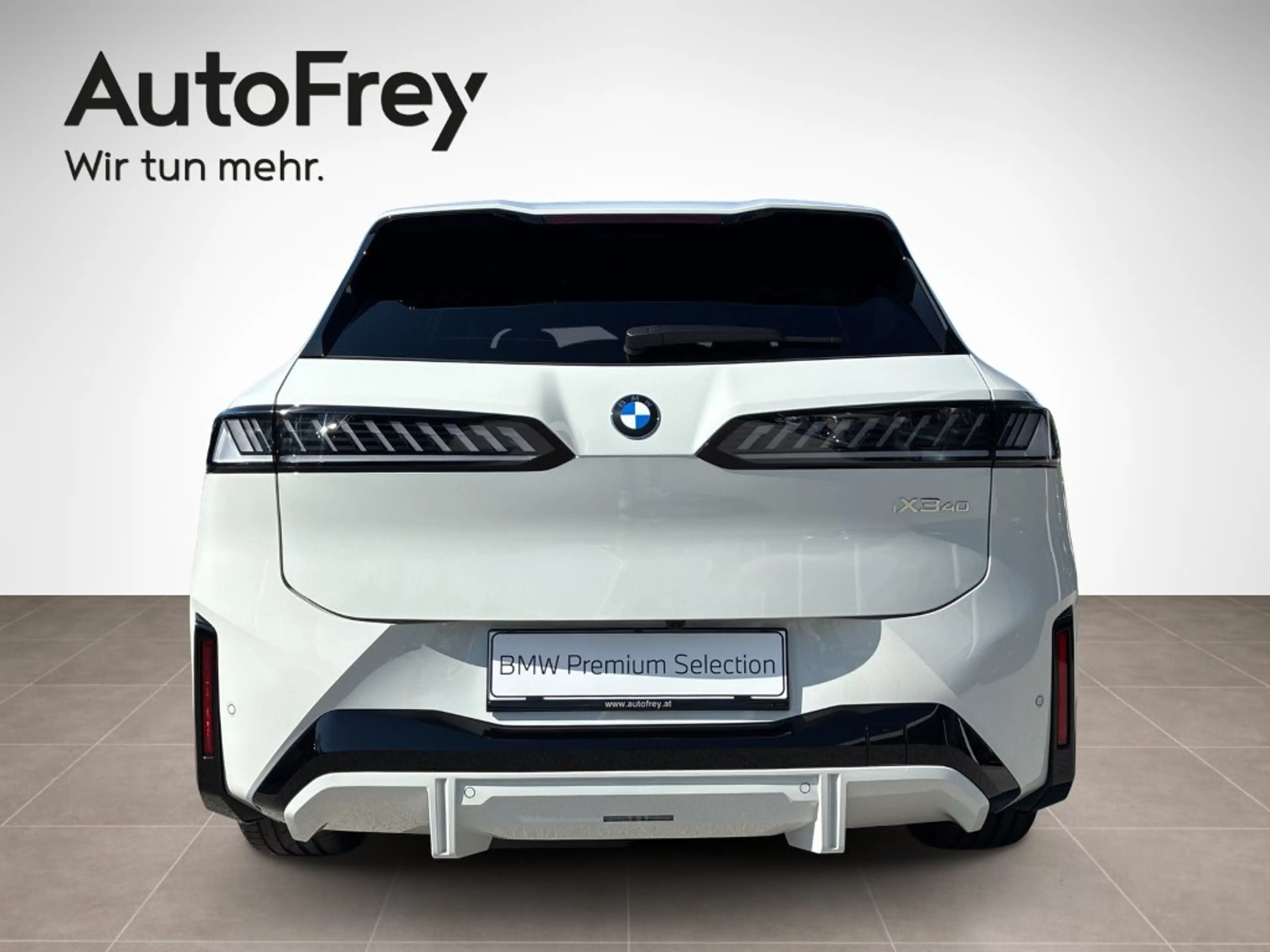 BMW iX3 40 — photo 3