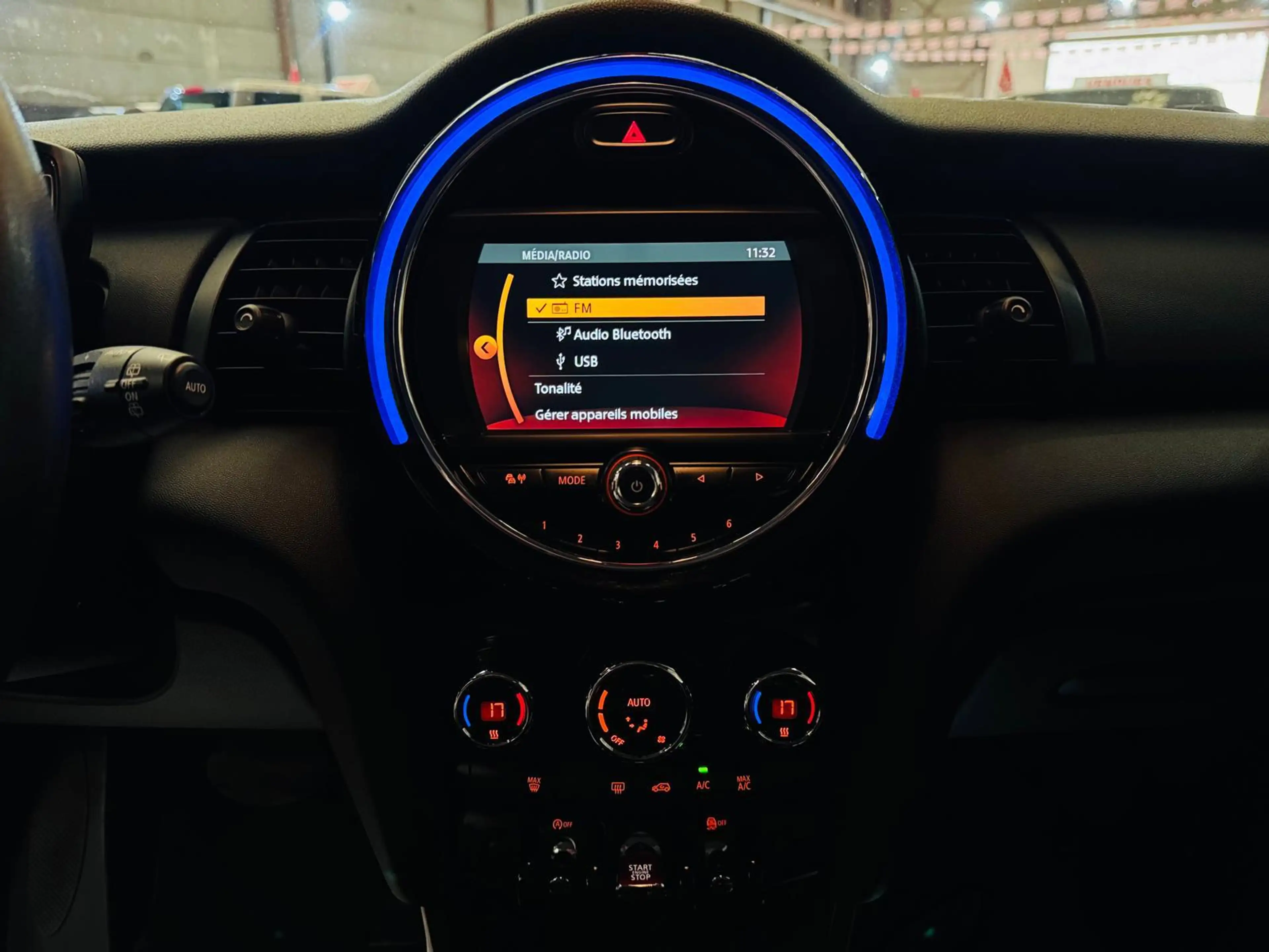 MINI One Mini 1.5A One Automatique Airco J.A Bluetooth — photo 29
