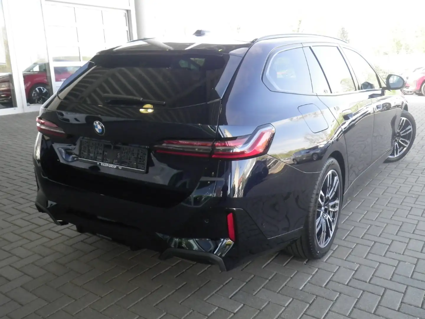 BMW 520 d Touring Sportpaket HUD El. Panodach Panorama Nav Schwarz - 2