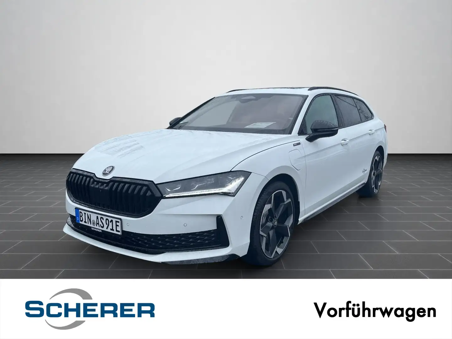 Skoda Superb Combi Sportline 1,5TSI IV DSG AHK PANO CA Weiß - 1