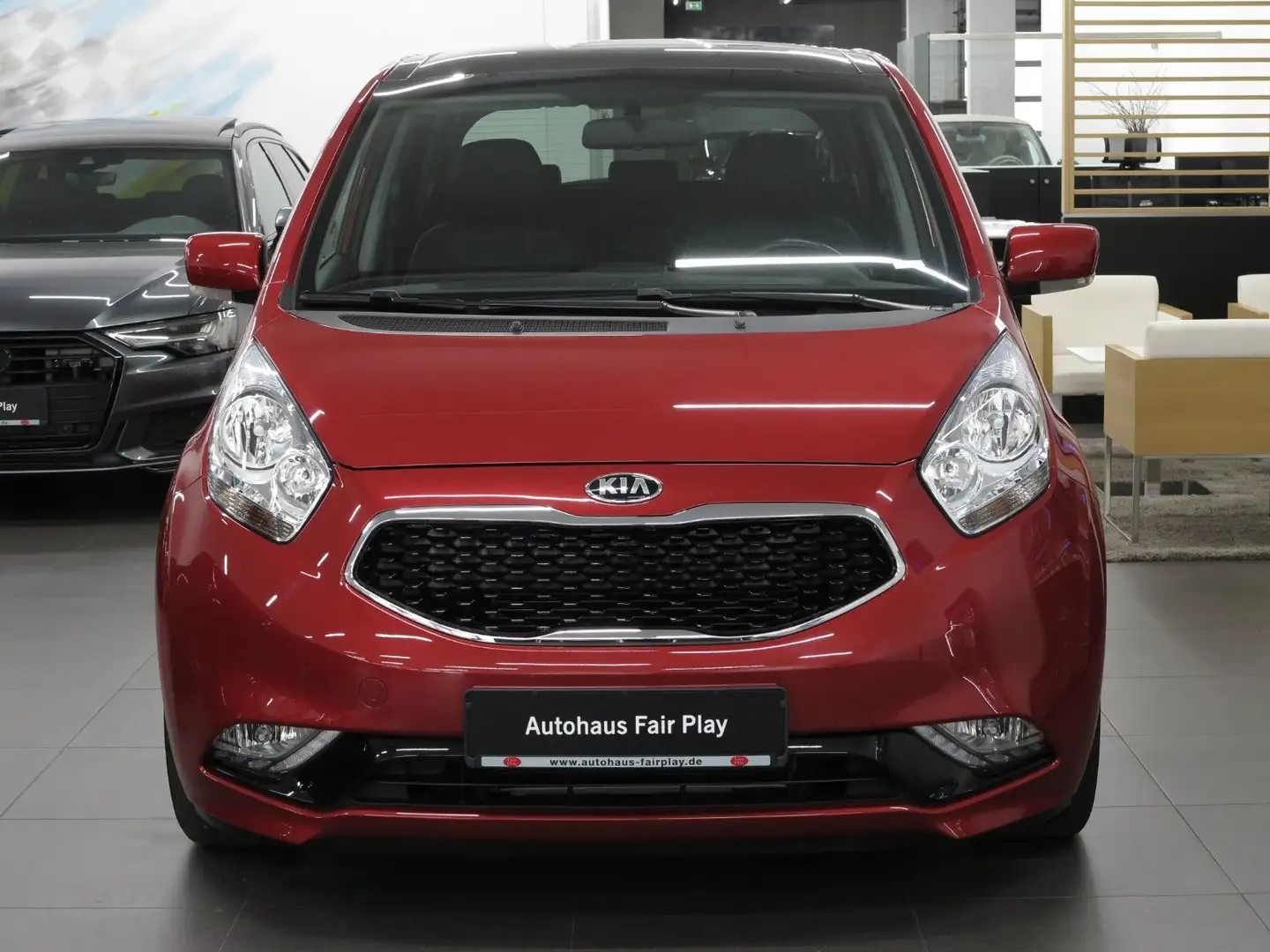 Kia Venga Dream Team 1.6  unfallfrei/abs. Neuwertig! Красный - 2