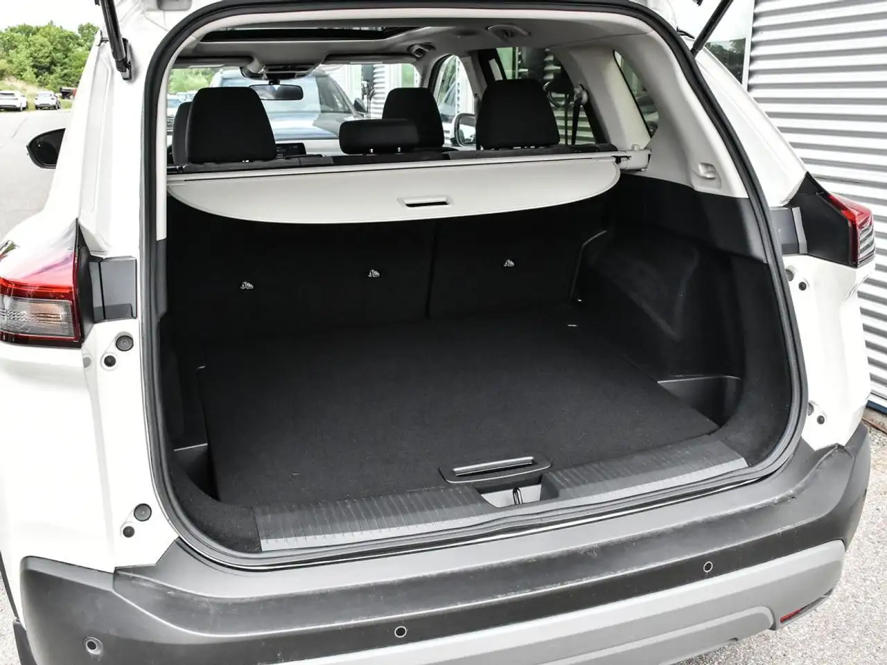 Nissan Rogue снимка Nissan Rogue