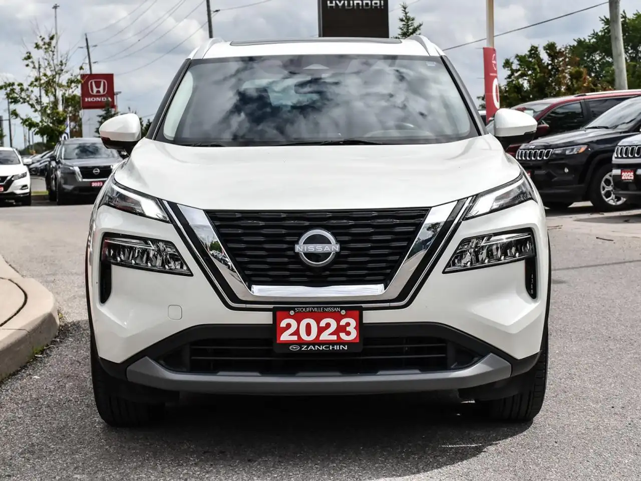 Nissan Rogue снимка Nissan Rogue