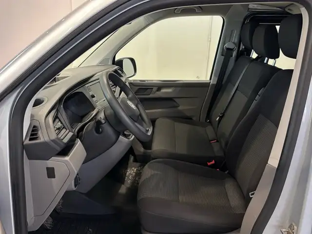 Volkswagen Transporter view 9