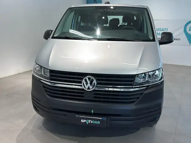 Volkswagen Transporter view 2
