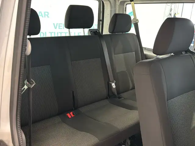 Volkswagen Transporter view 13