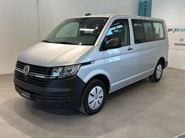 Volkswagen Transporter view 7