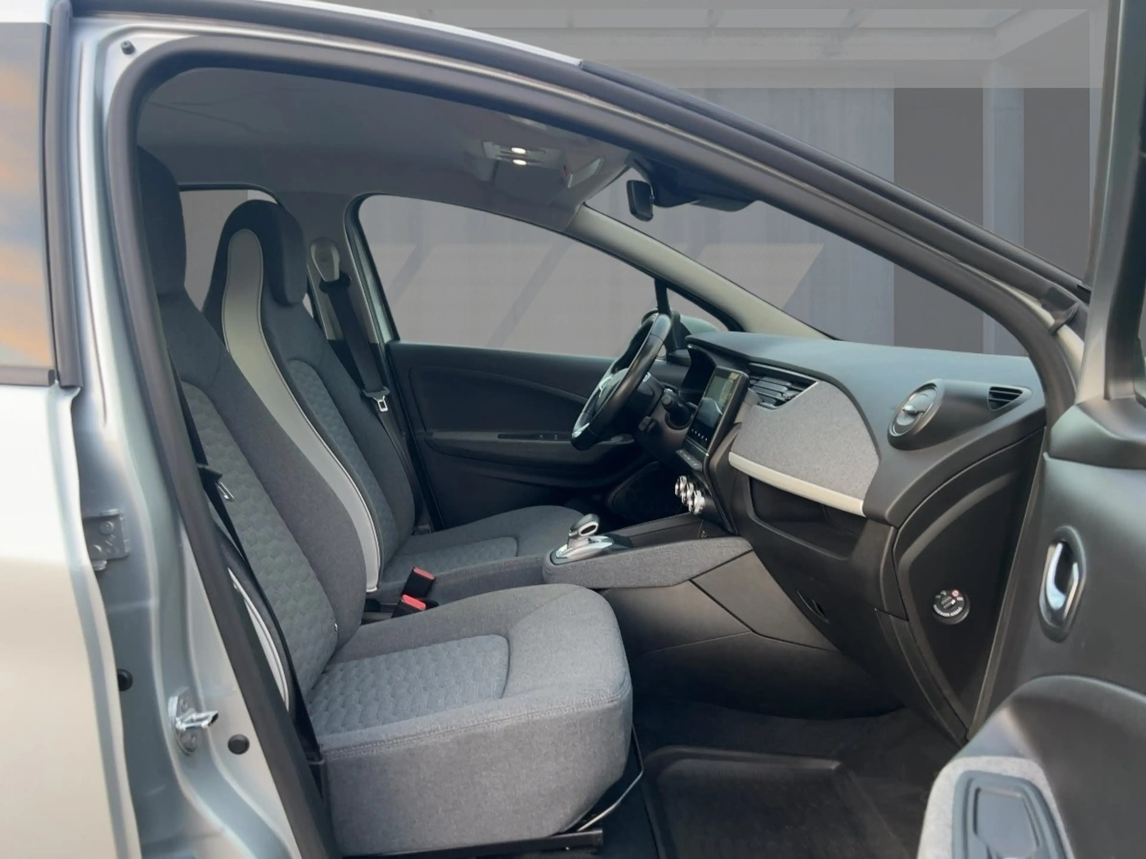Renault ZOE R110 EV50 Evolution CCS — photo 8