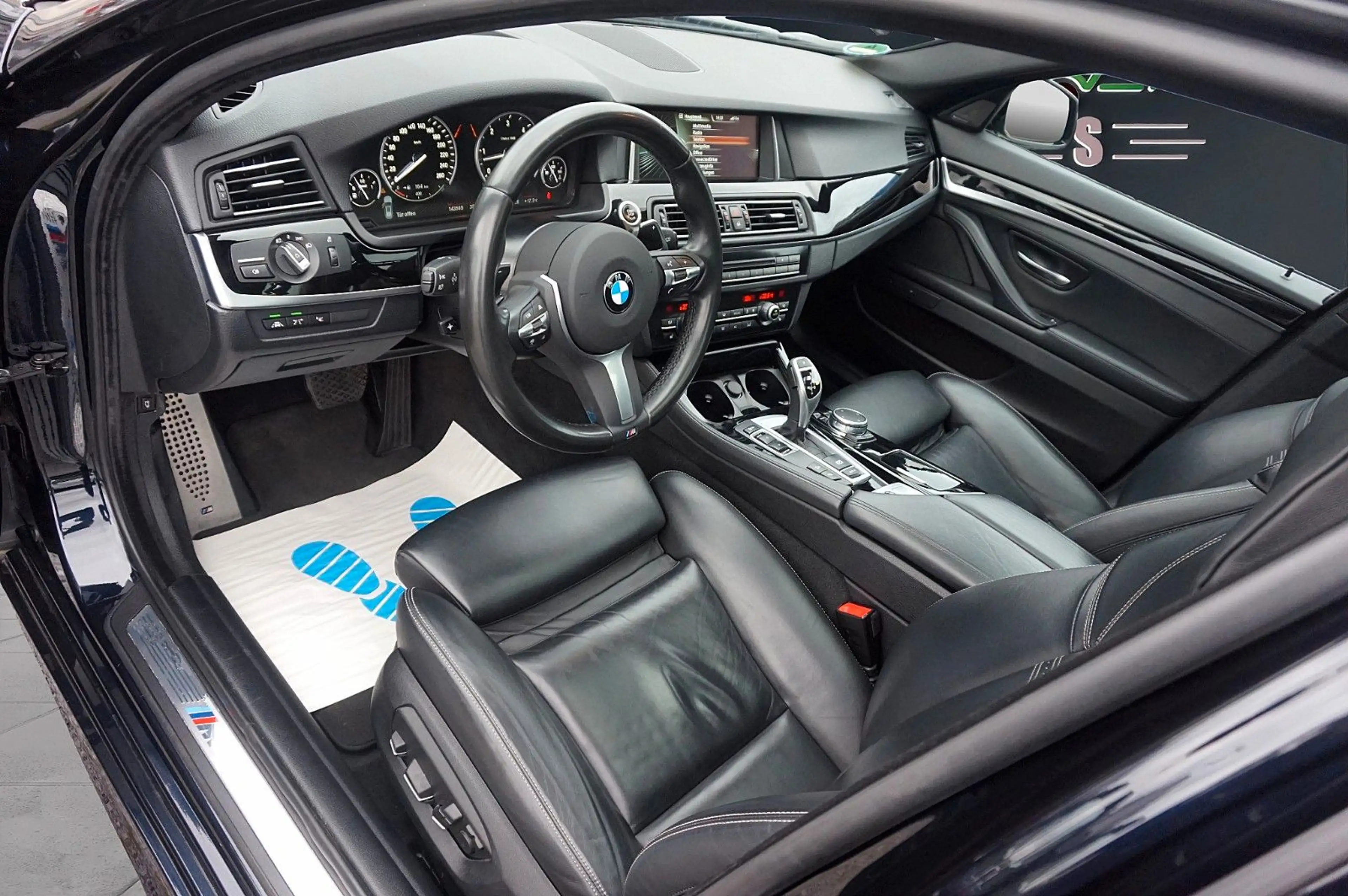 BMW 550 d Touring xDrive*PAN~H&K~Nappa L~98% Voll — photo 4