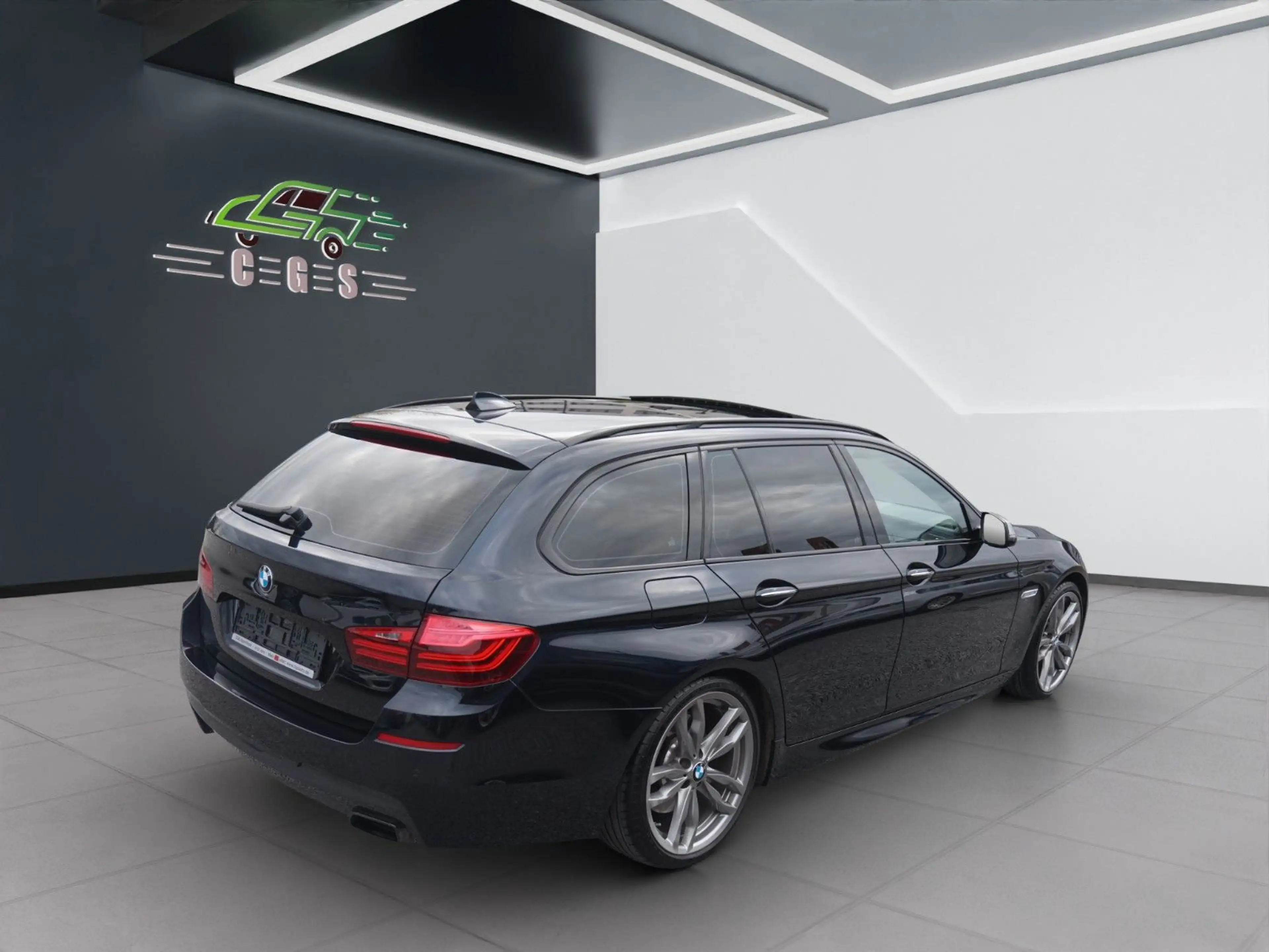 BMW 550 d Touring xDrive*PAN~H&K~Nappa L~98% Voll — photo 8