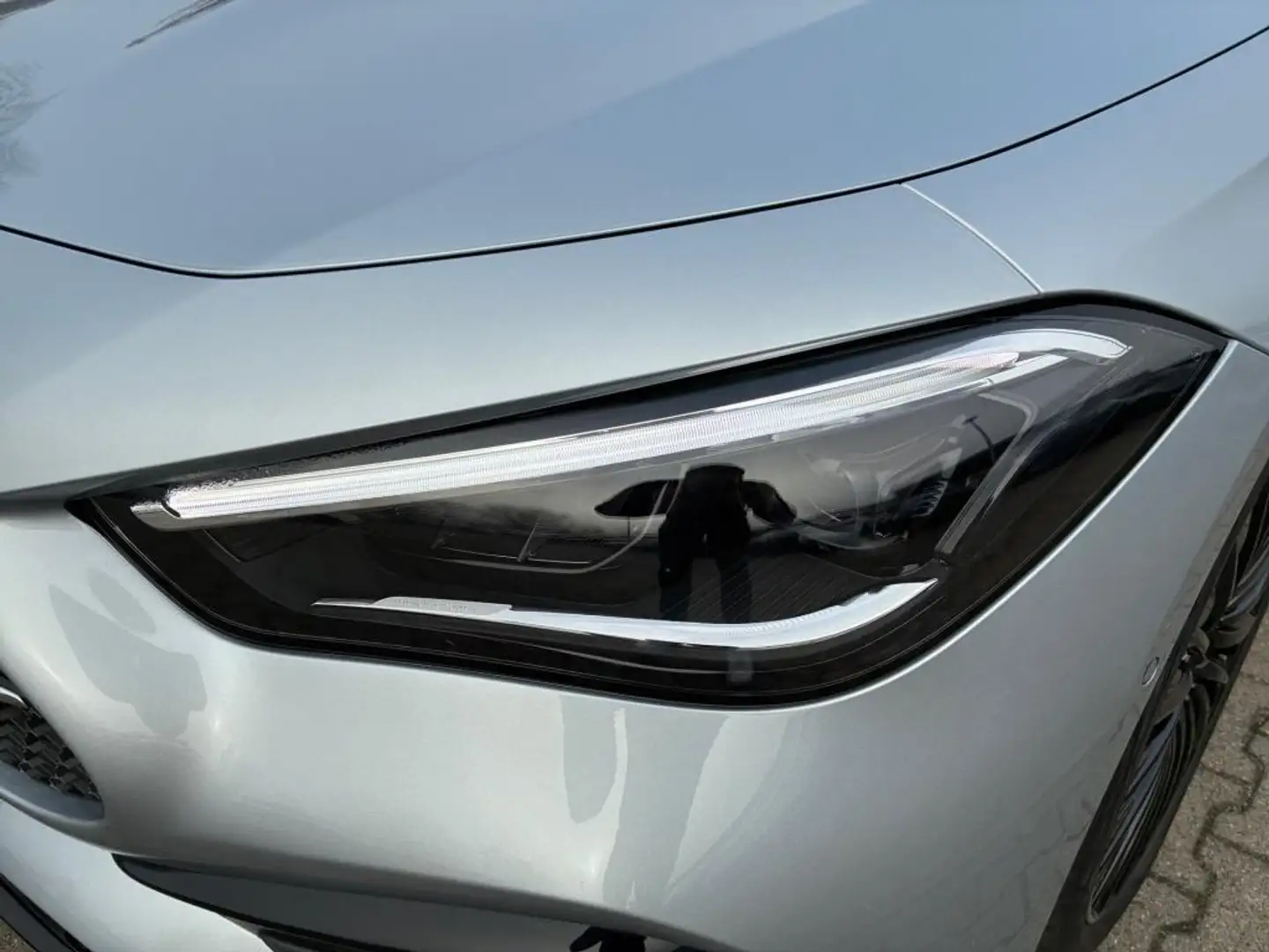 Mercedes-Benz CLE 220 d AMG Night Airscarf FahrassistPlus Kam. Argent - 2
