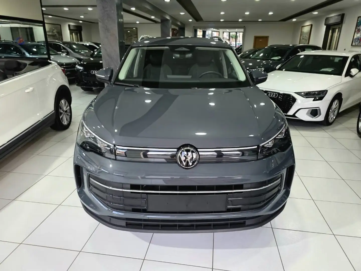 Volkswagen Tiguan NEW 2.0 Life TDI 150CV DSG - Navi - Virtual Cockpi Grigio - 2