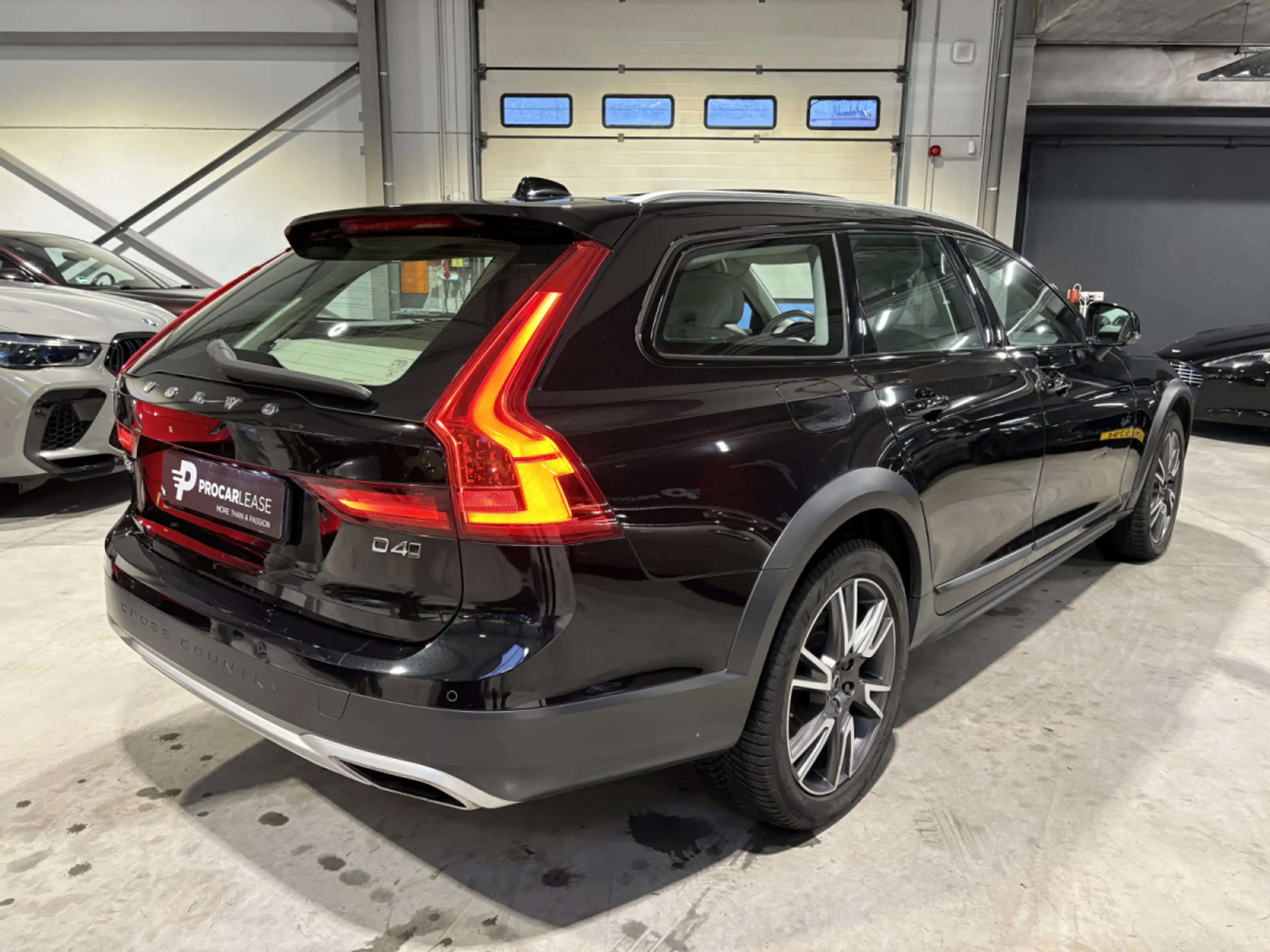 Volvo V90 Cross Country Pro AWD/PANO/19/360/HUP.D/MALUS PAYE — photo 6