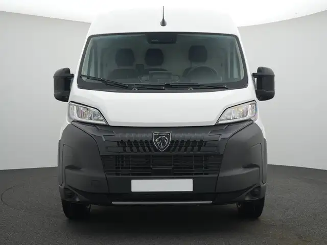 Peugeot Boxer view 3