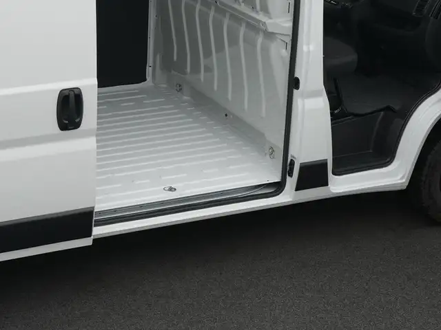 Peugeot Boxer view 13