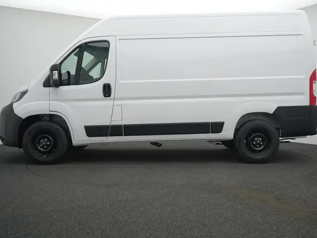 Peugeot Boxer view 5