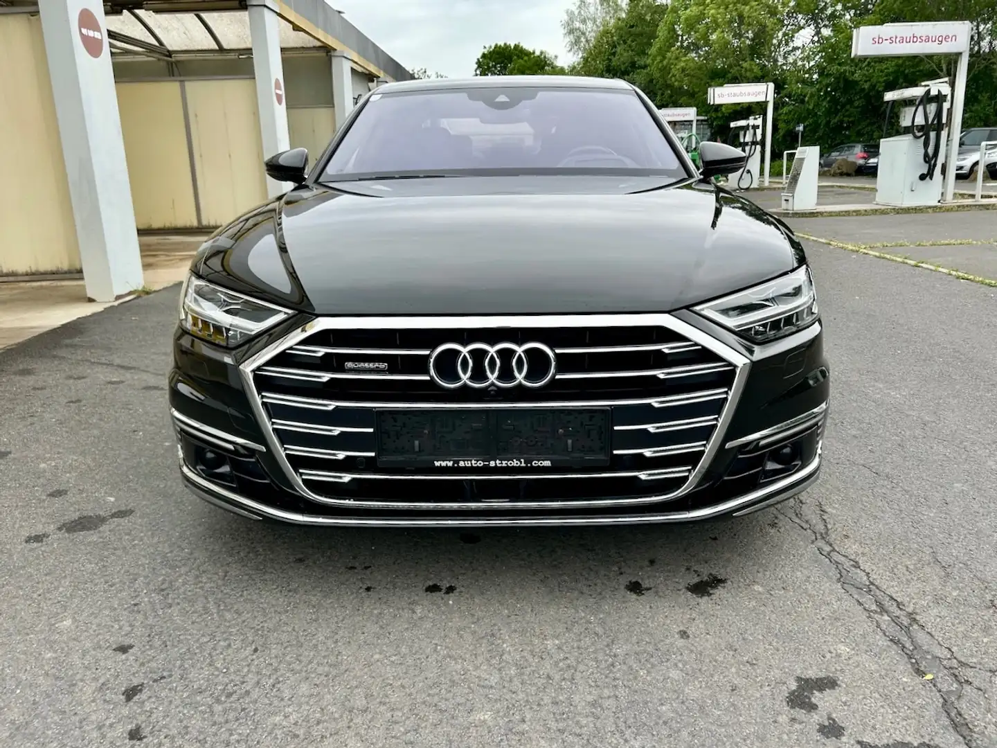 Audi A8 60 TFSI e quattro Noir - 2