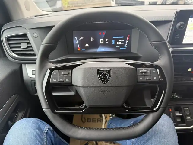 Peugeot Traveller Premium BlueHDi 180 Standard EAT8 Ansicht 10