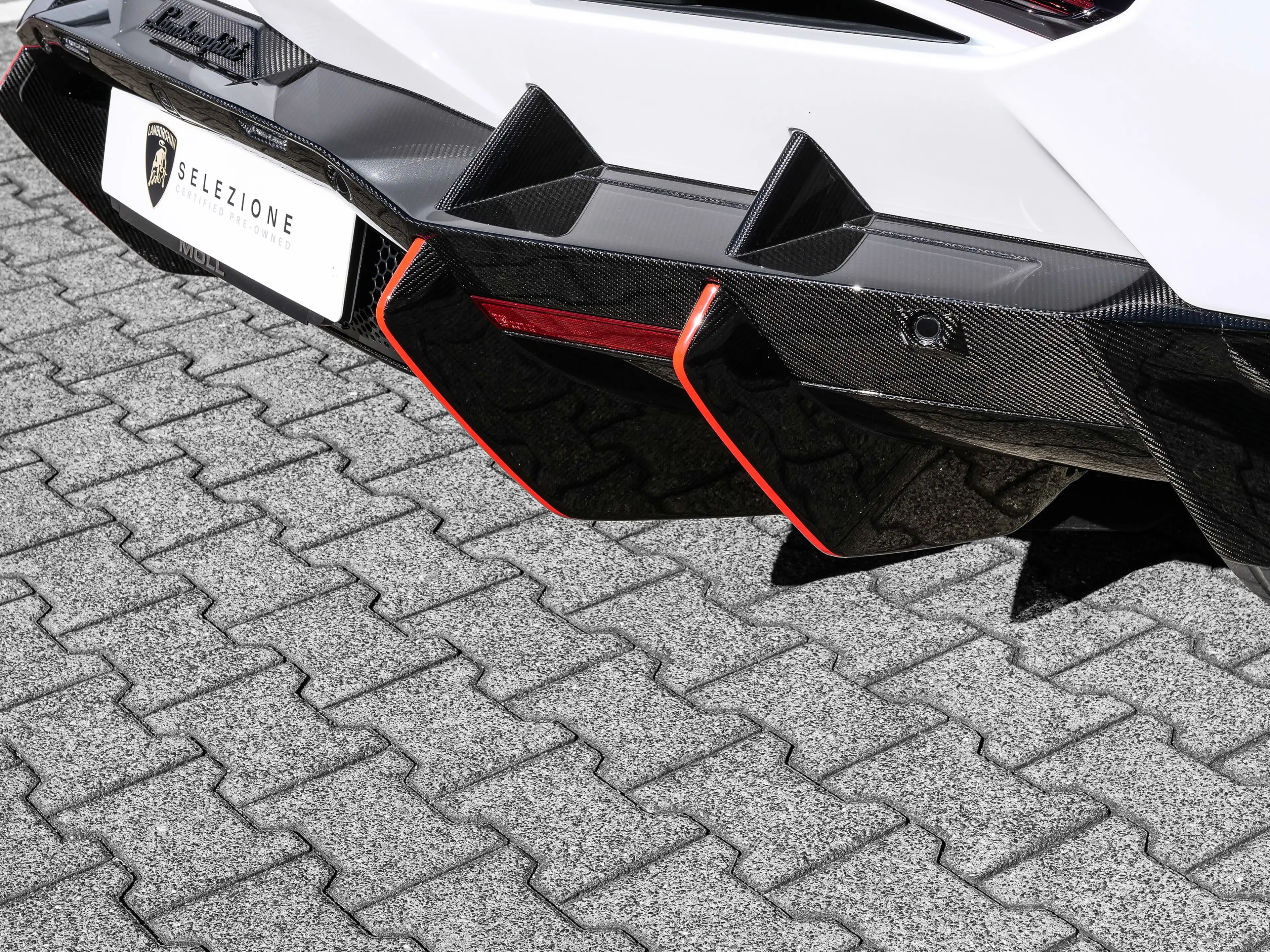Lamborghini Revuelto Bianco Asopo, Full High Assistant Pack — photo 10
