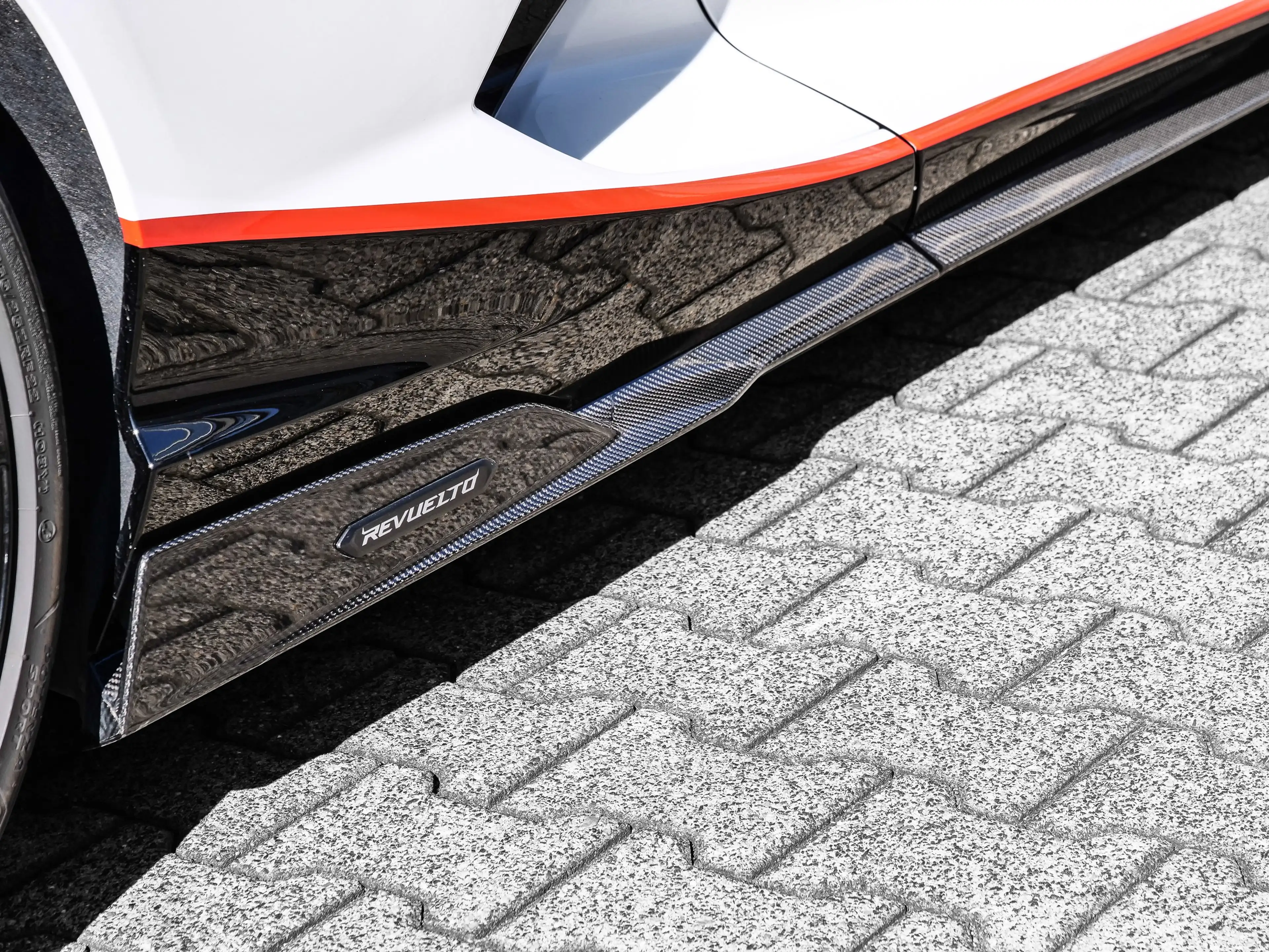 Lamborghini Revuelto Bianco Asopo, Full High Assistant Pack — photo 11