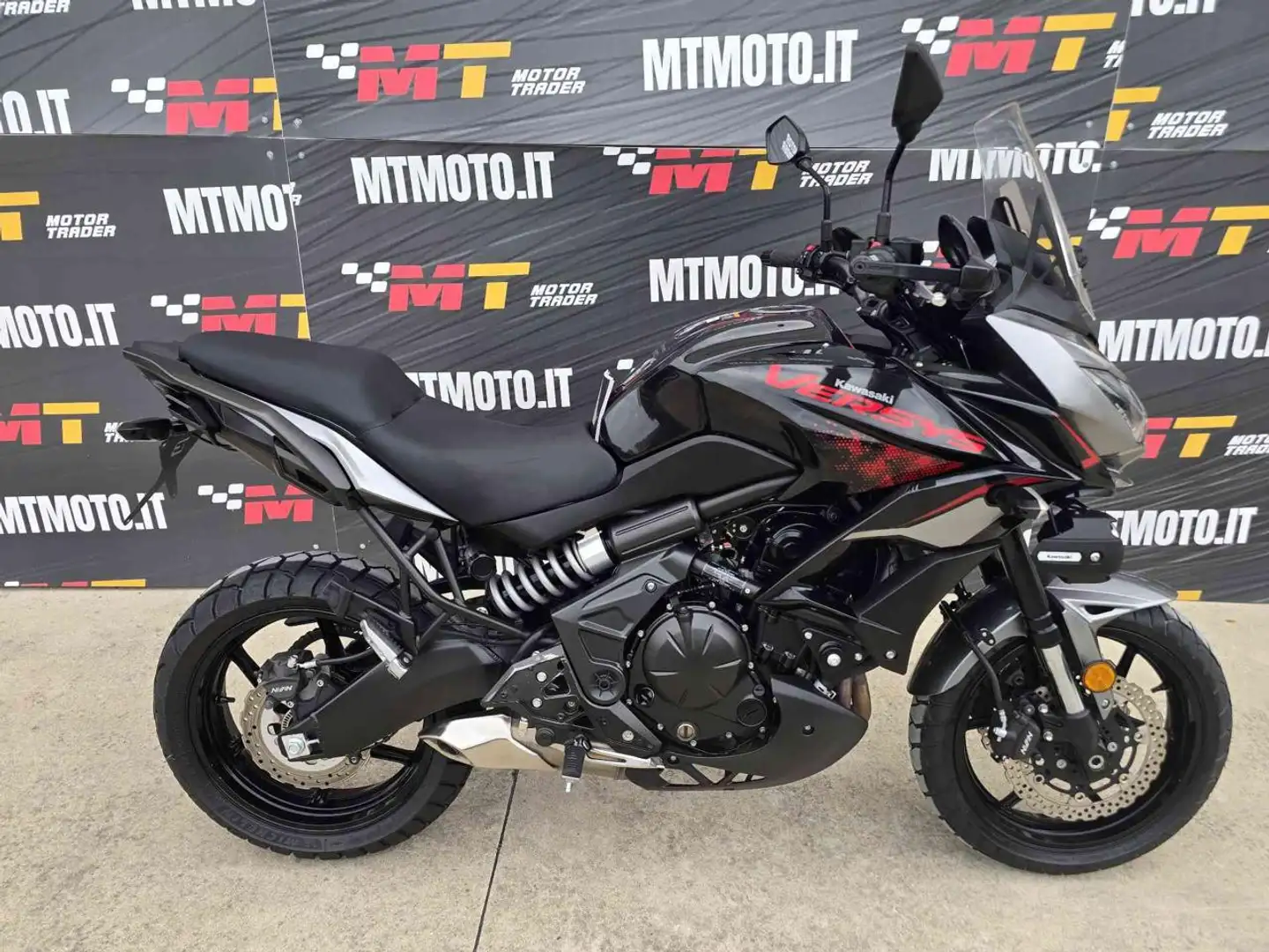 Kawasaki Versys 650 Export Video 360 Černá - 1