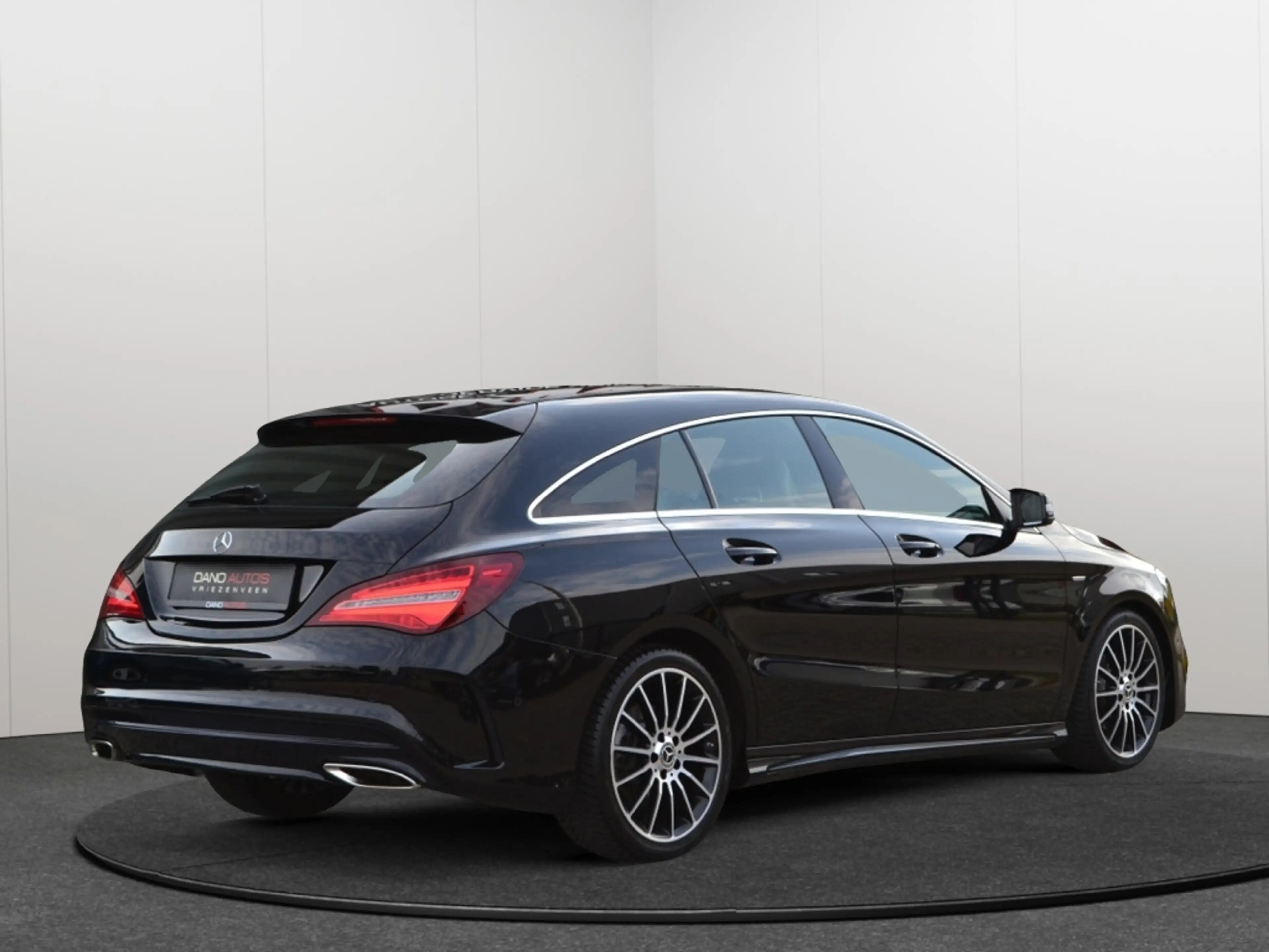 Mercedes-Benz CLA 180 Shooting Brake AMG Edition Camera/LED/Keyless/18'' — photo 4