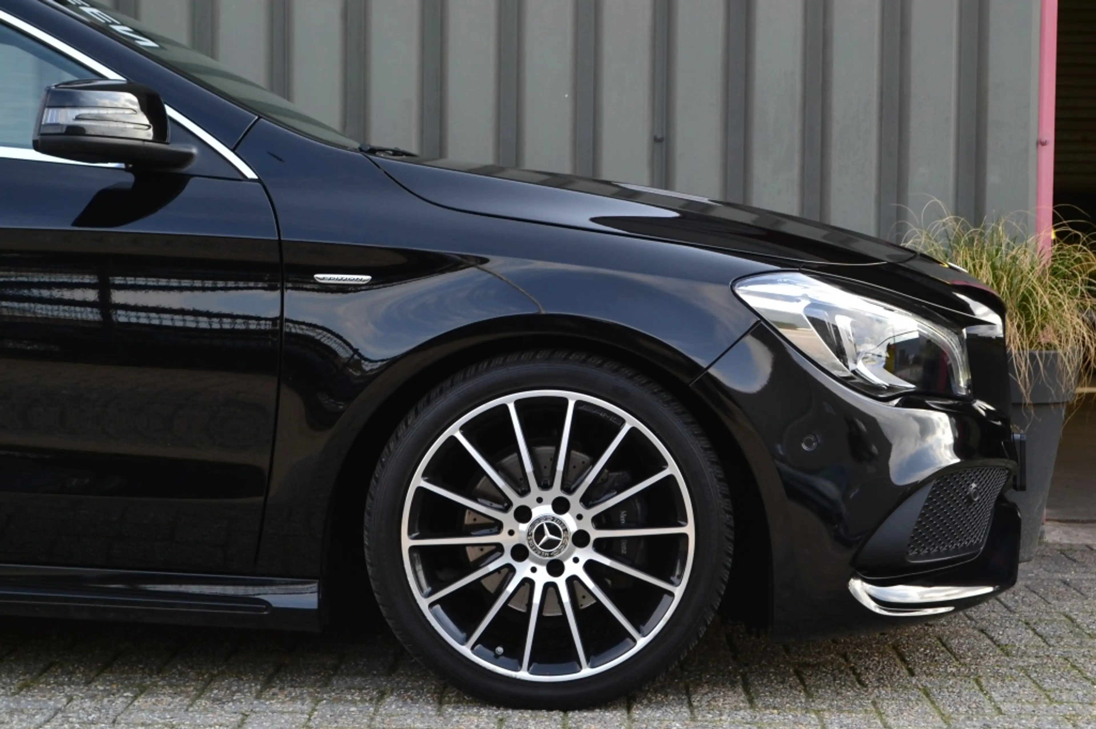 Mercedes-Benz CLA 180 Shooting Brake AMG Edition Camera/LED/Keyless/18'' — photo 23