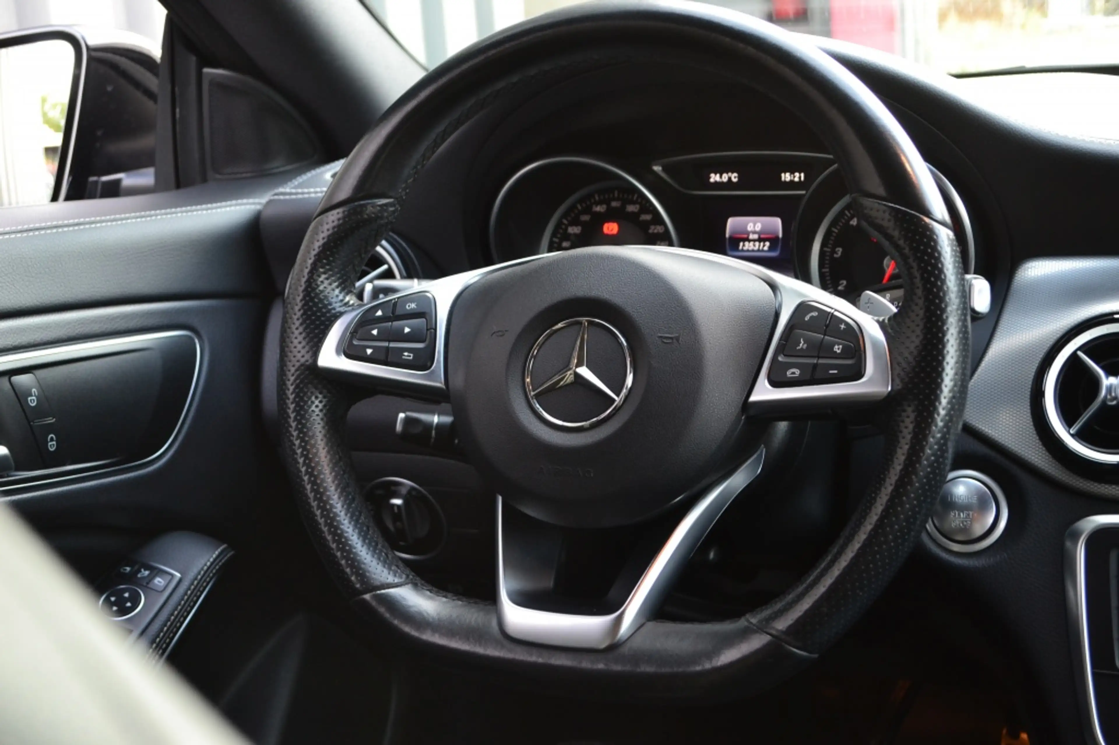 Mercedes-Benz CLA 180 Shooting Brake AMG Edition Camera/LED/Keyless/18'' — photo 28