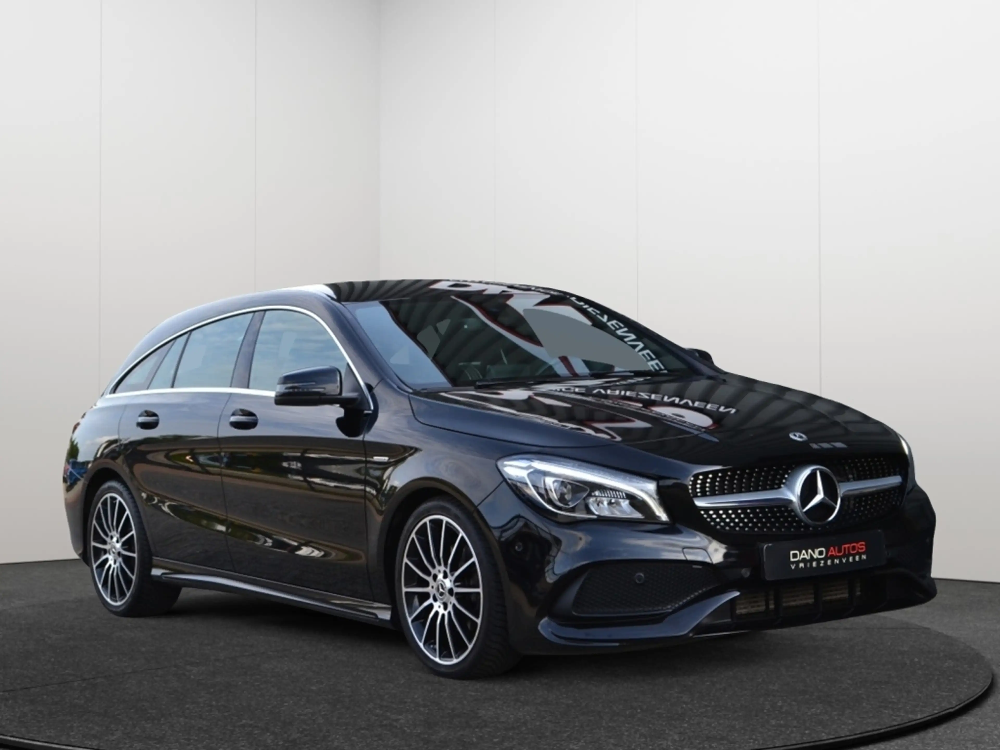 Mercedes-Benz CLA 180 Shooting Brake AMG Edition Camera/LED/Keyless/18'' — photo 5