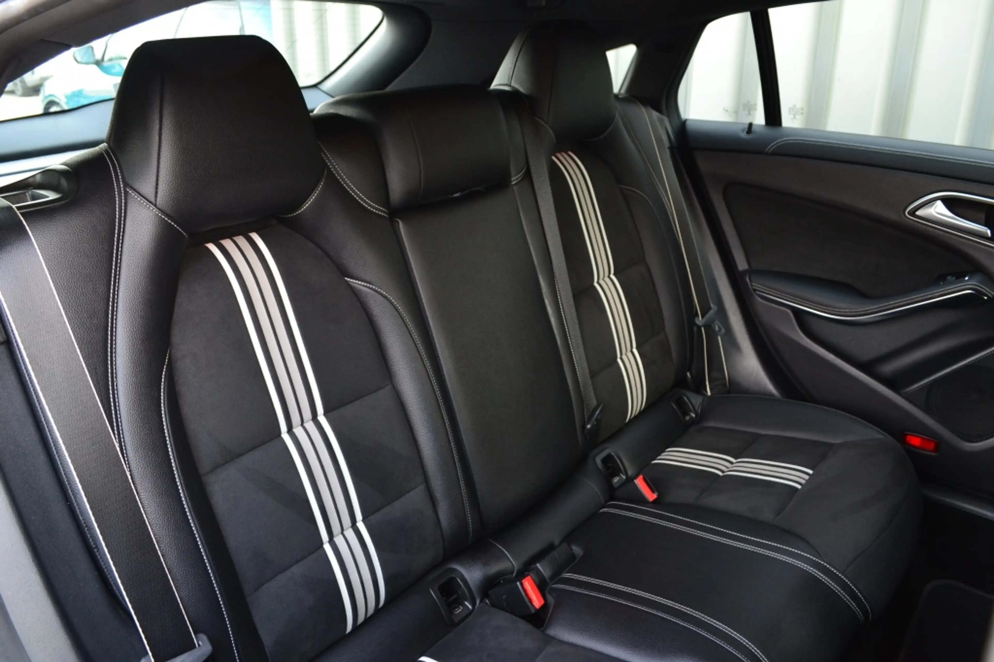 Mercedes-Benz CLA 180 Shooting Brake AMG Edition Camera/LED/Keyless/18'' — photo 14