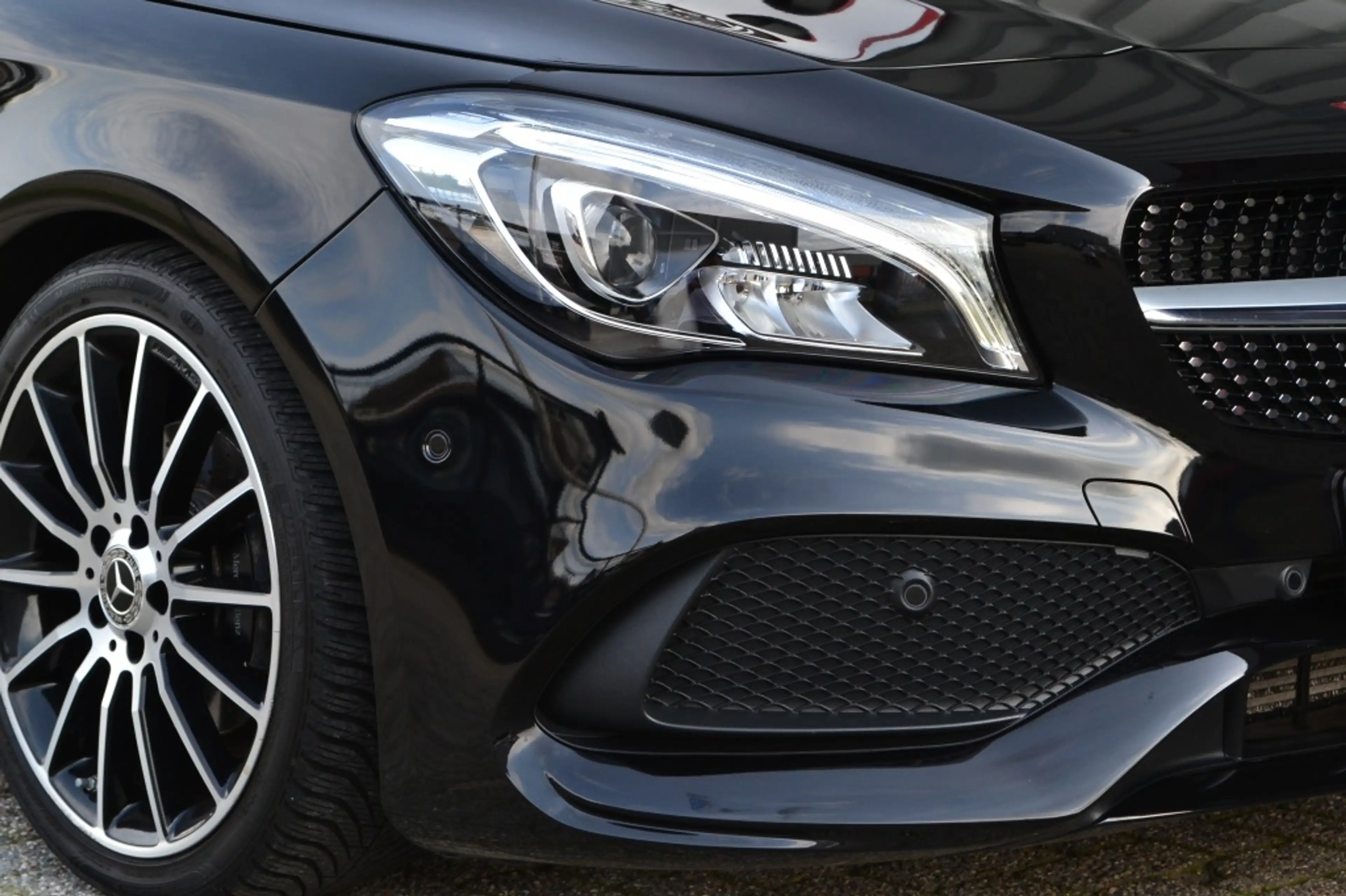 Mercedes-Benz CLA 180 Shooting Brake AMG Edition Camera/LED/Keyless/18'' — photo 25