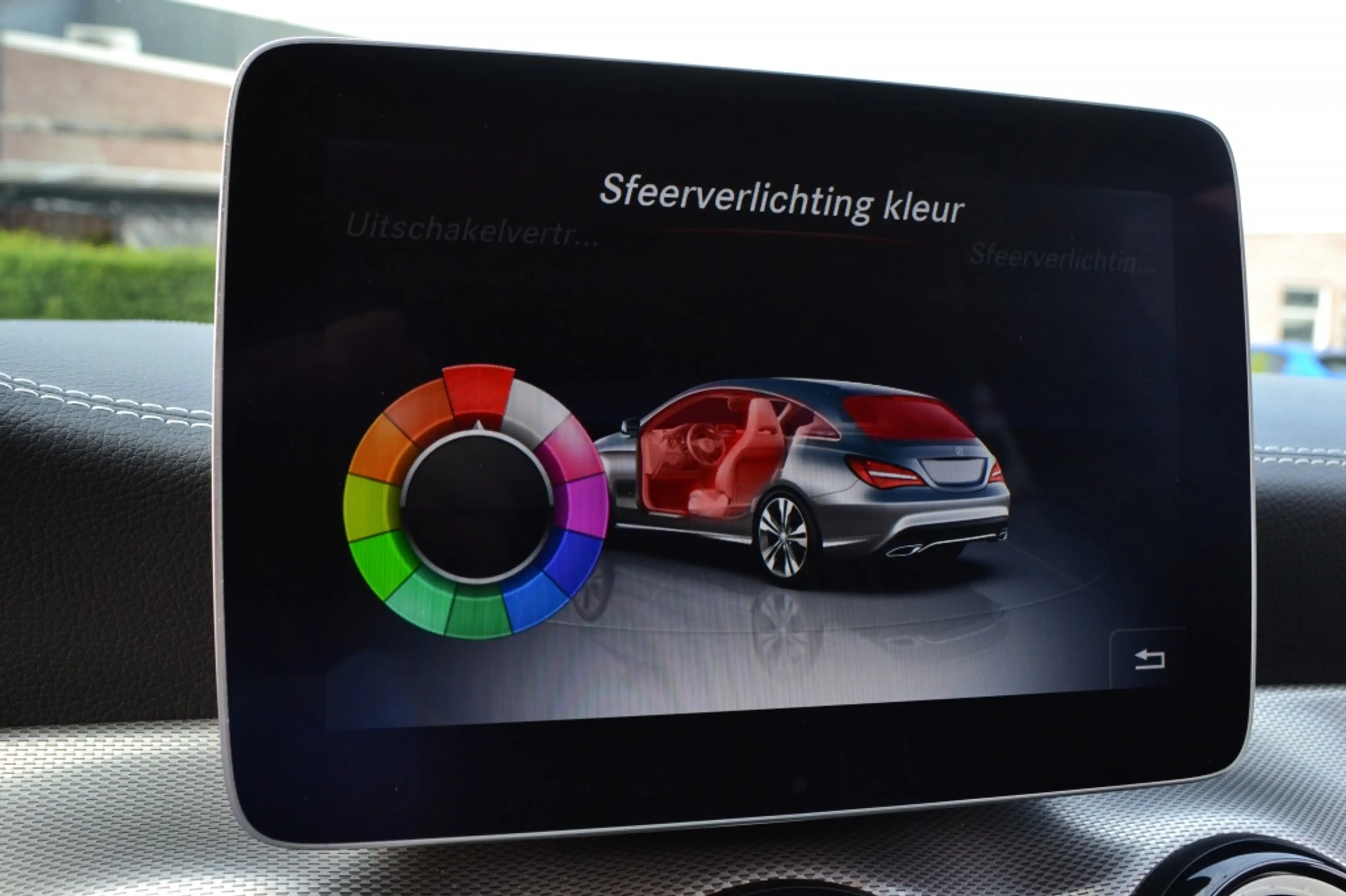 Mercedes-Benz CLA 180 Shooting Brake AMG Edition Camera/LED/Keyless/18'' — photo 34