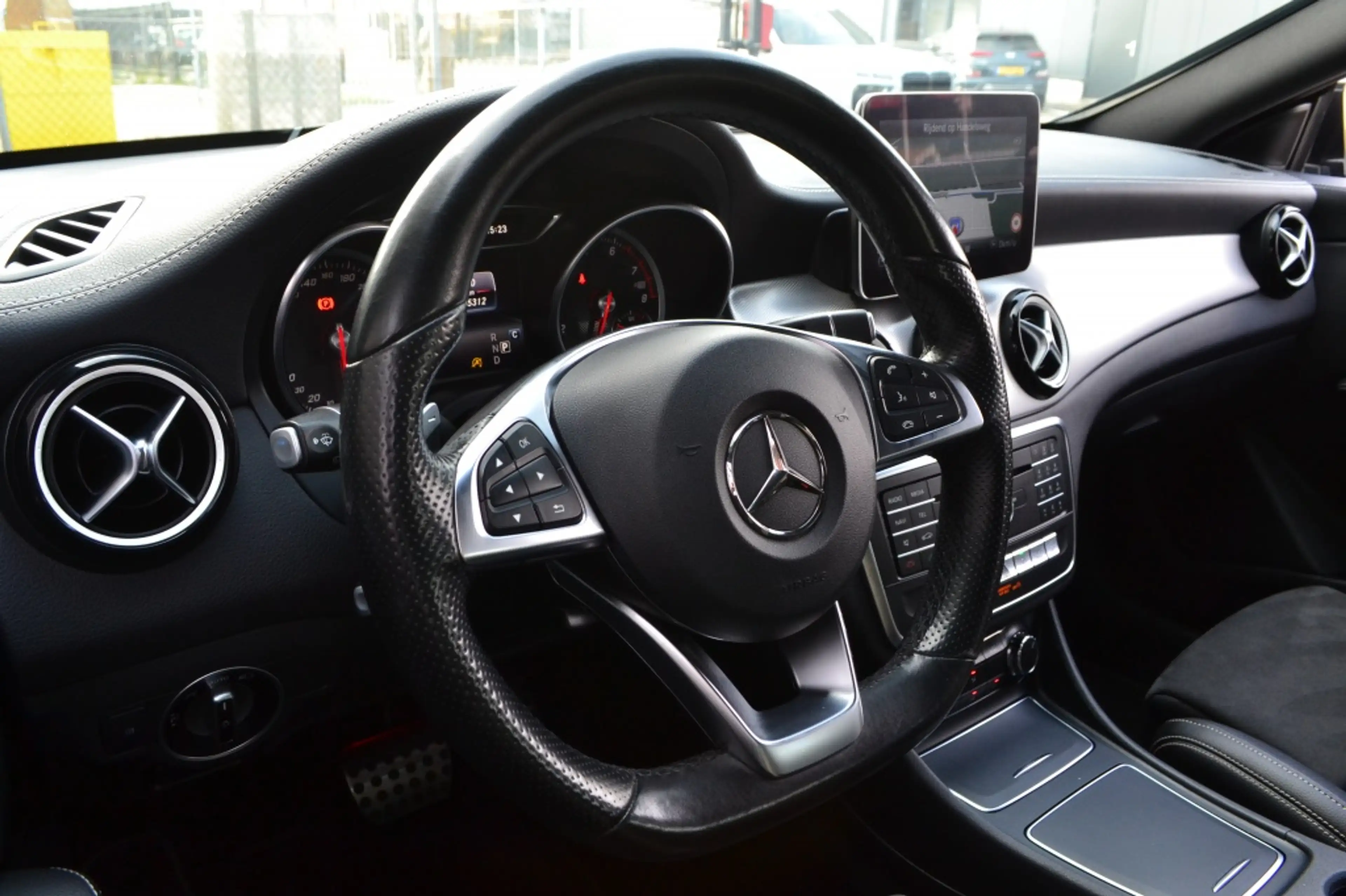 Mercedes-Benz CLA 180 Shooting Brake AMG Edition Camera/LED/Keyless/18'' — photo 29